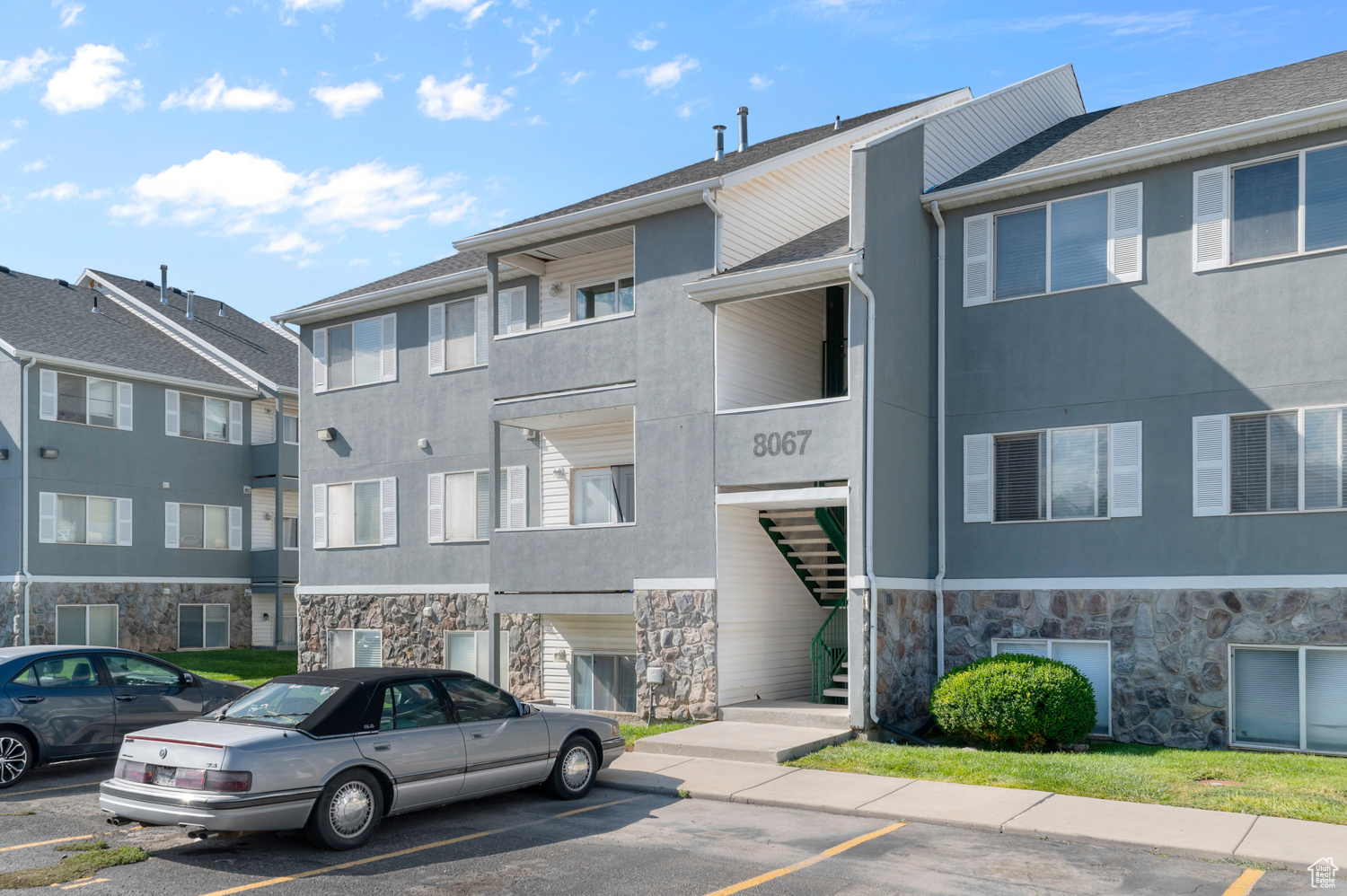 property viewer photo 18