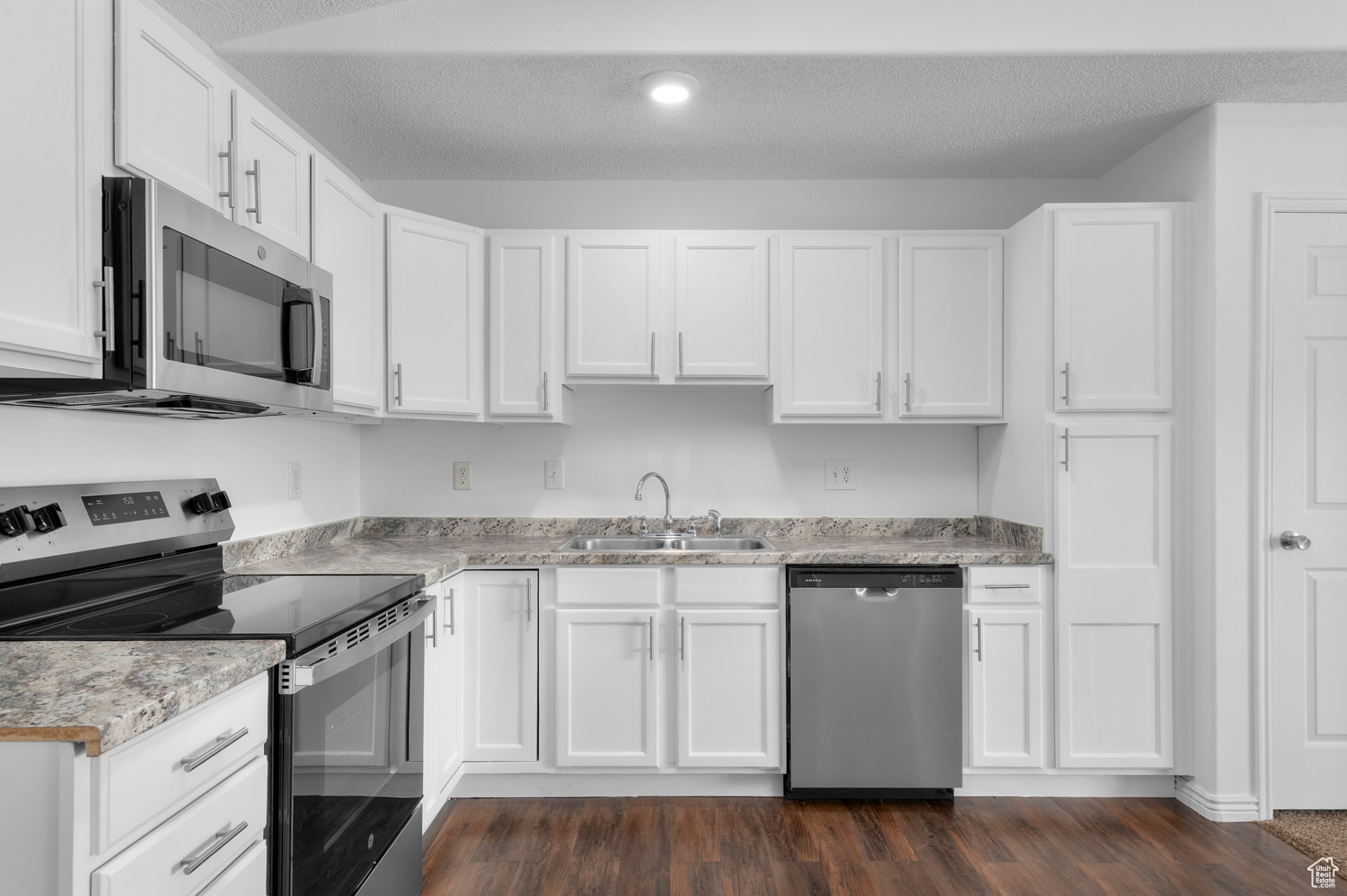 property viewer photo 6