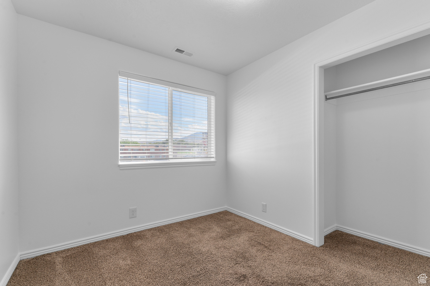 property viewer photo 9