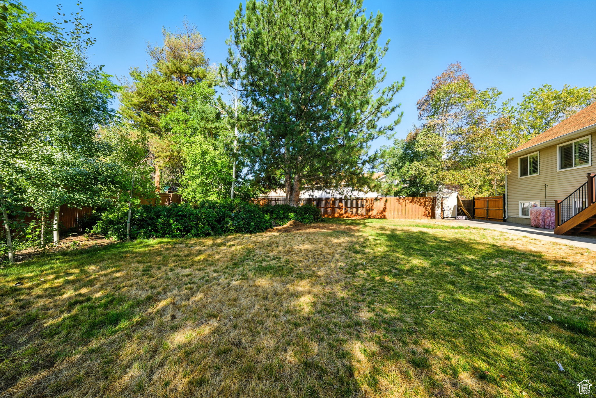 main property photo 31