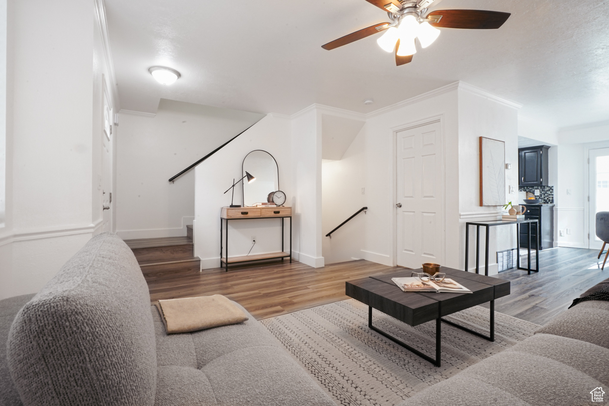 property viewer photo 3
