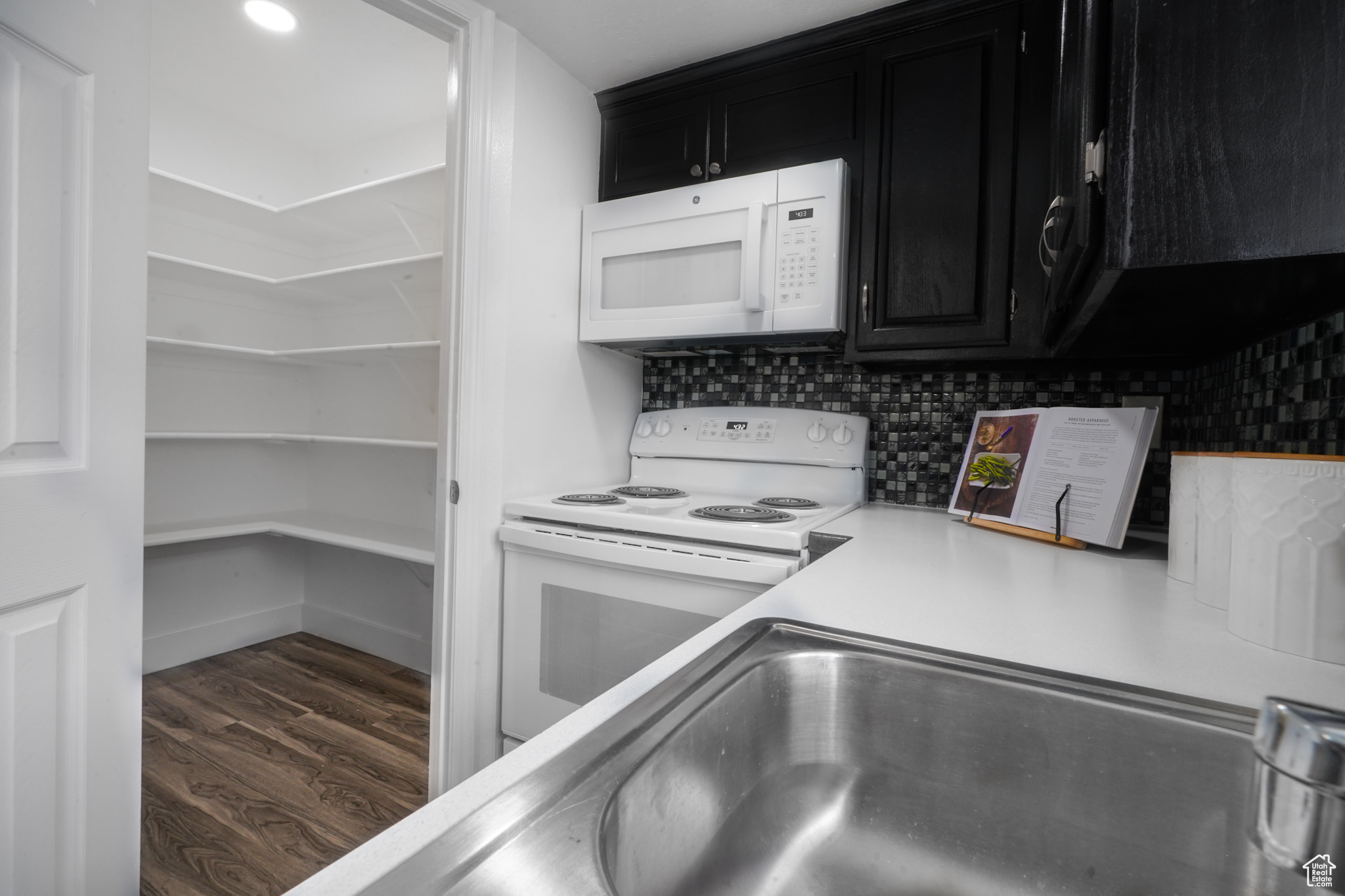 property viewer photo 8