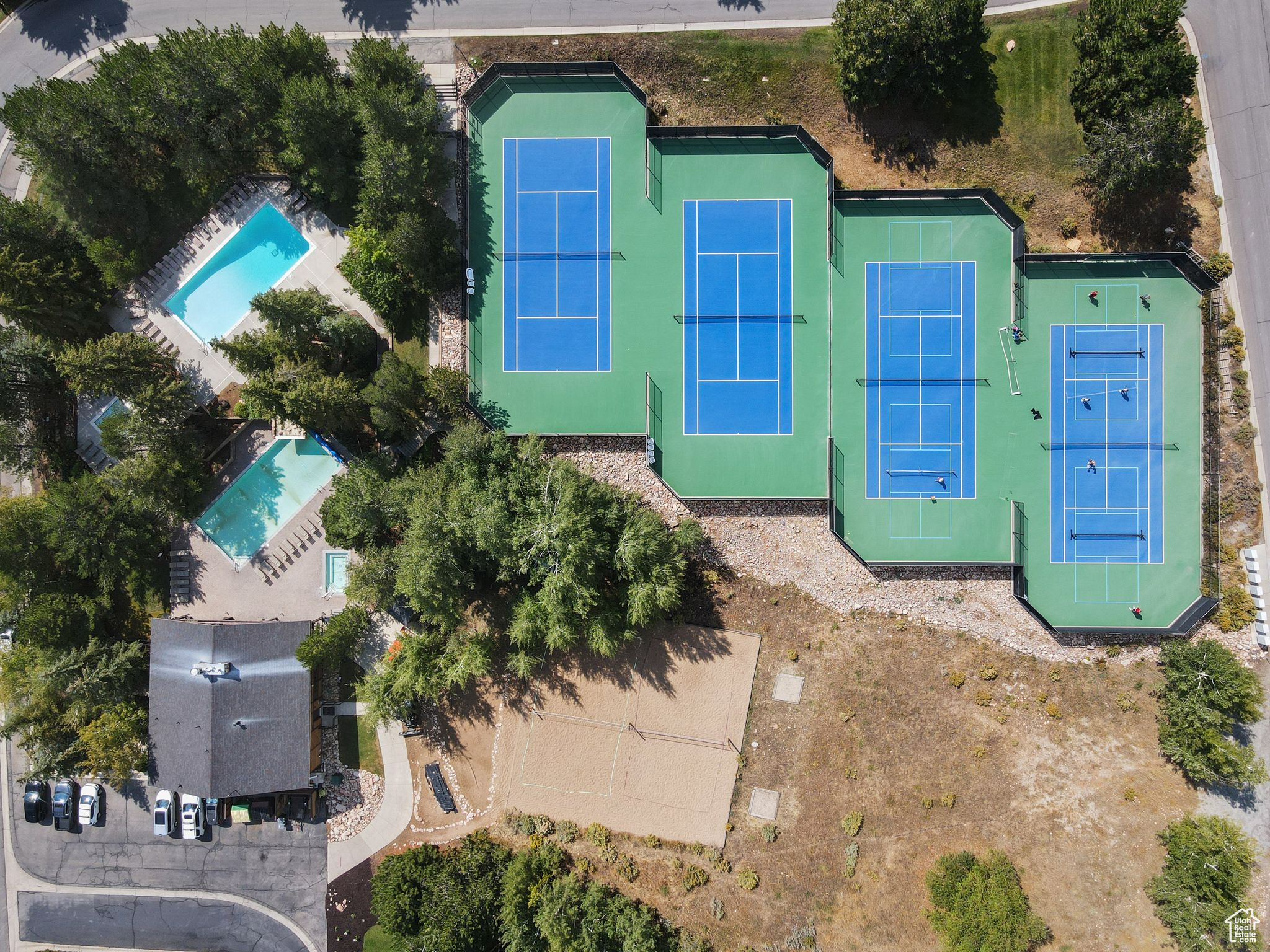 main property photo 17