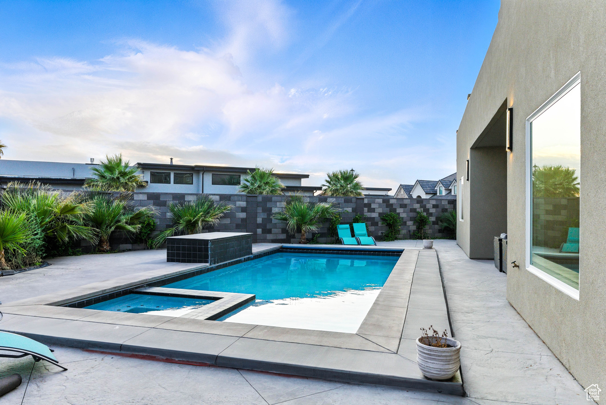 main property photo 41