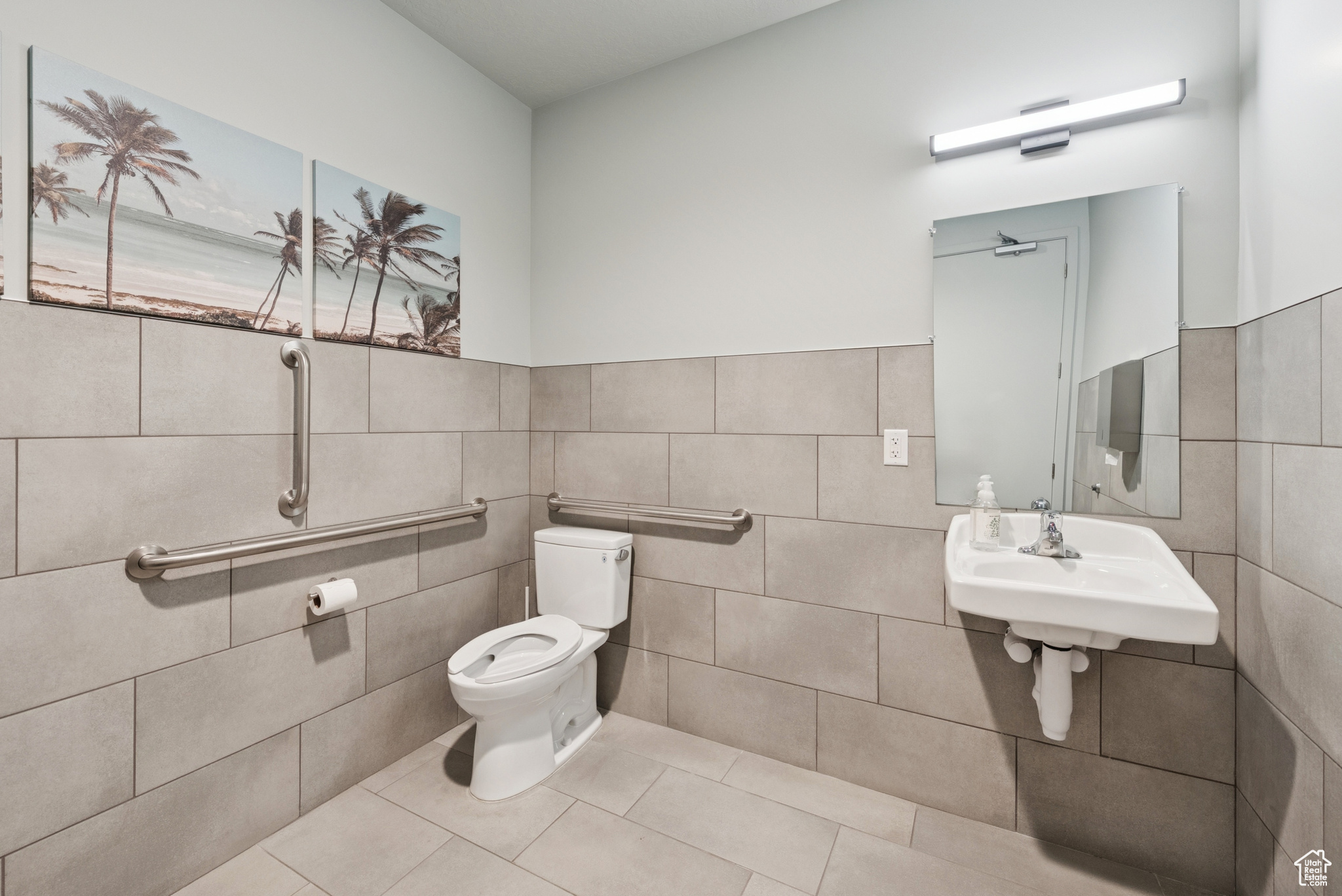 main property photo 14