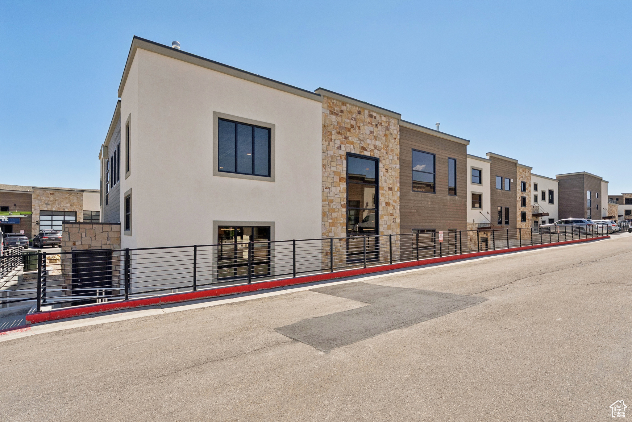 main property photo 35