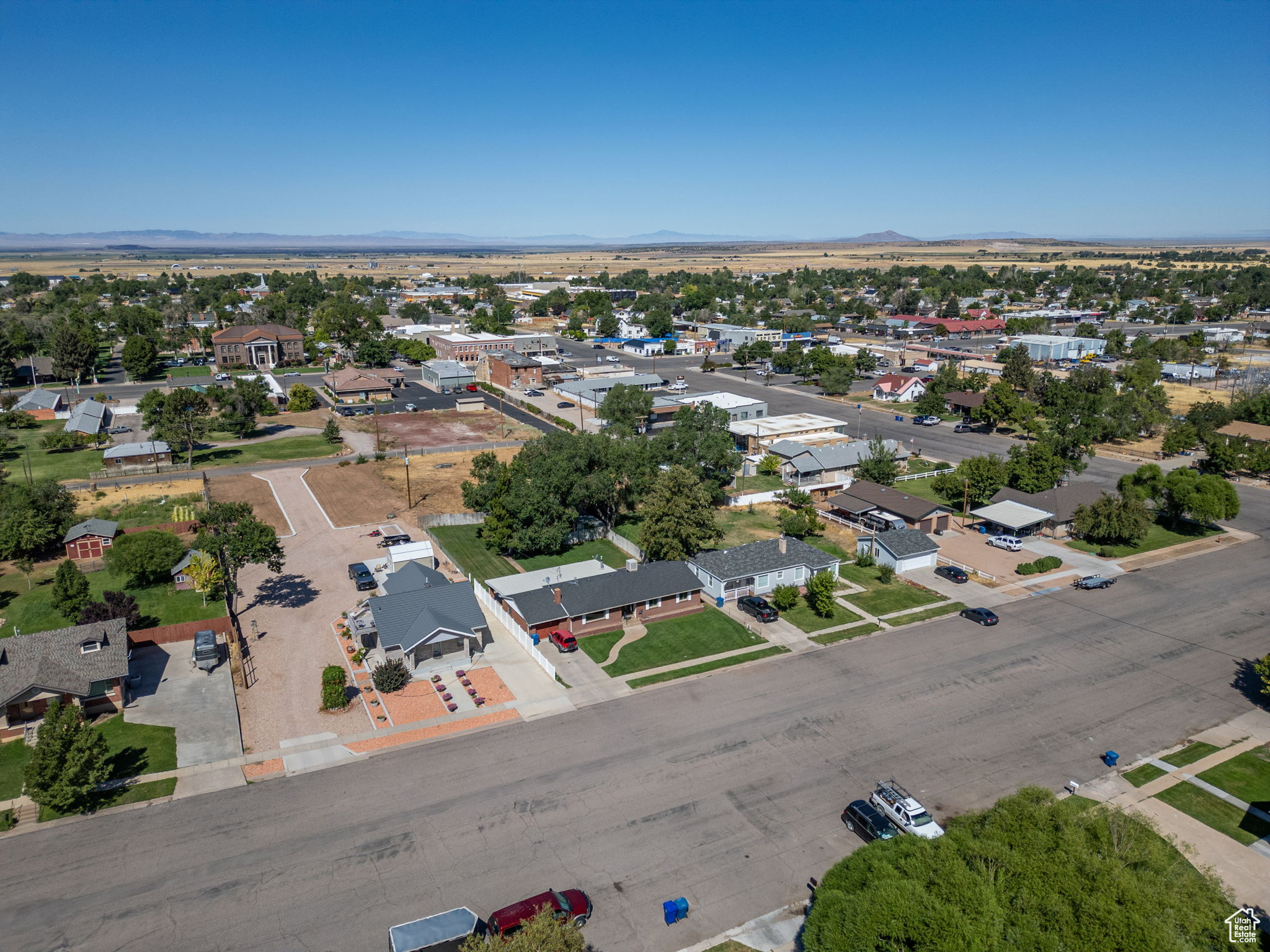 main property photo 37