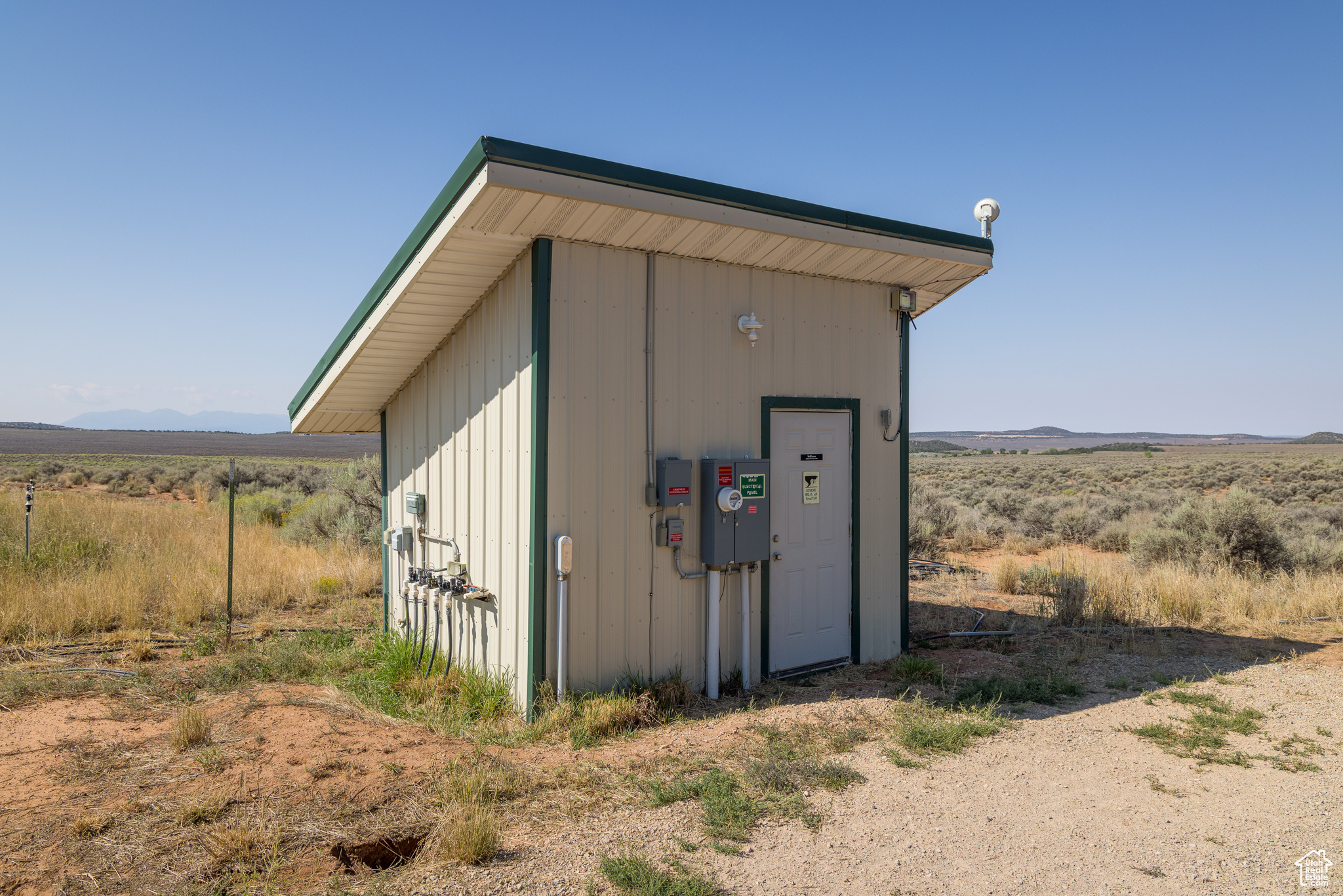 main property photo 6