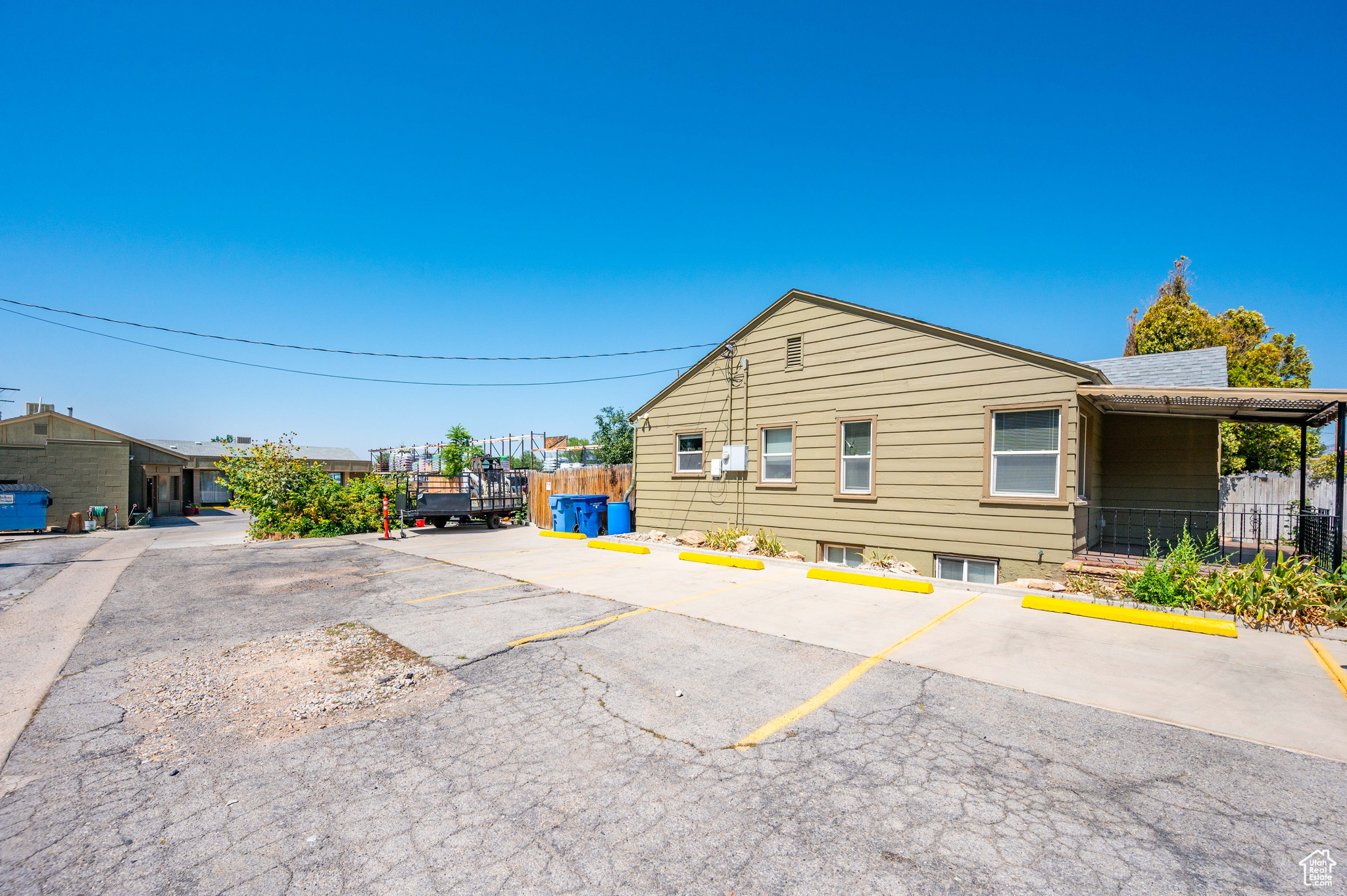 main property photo 5