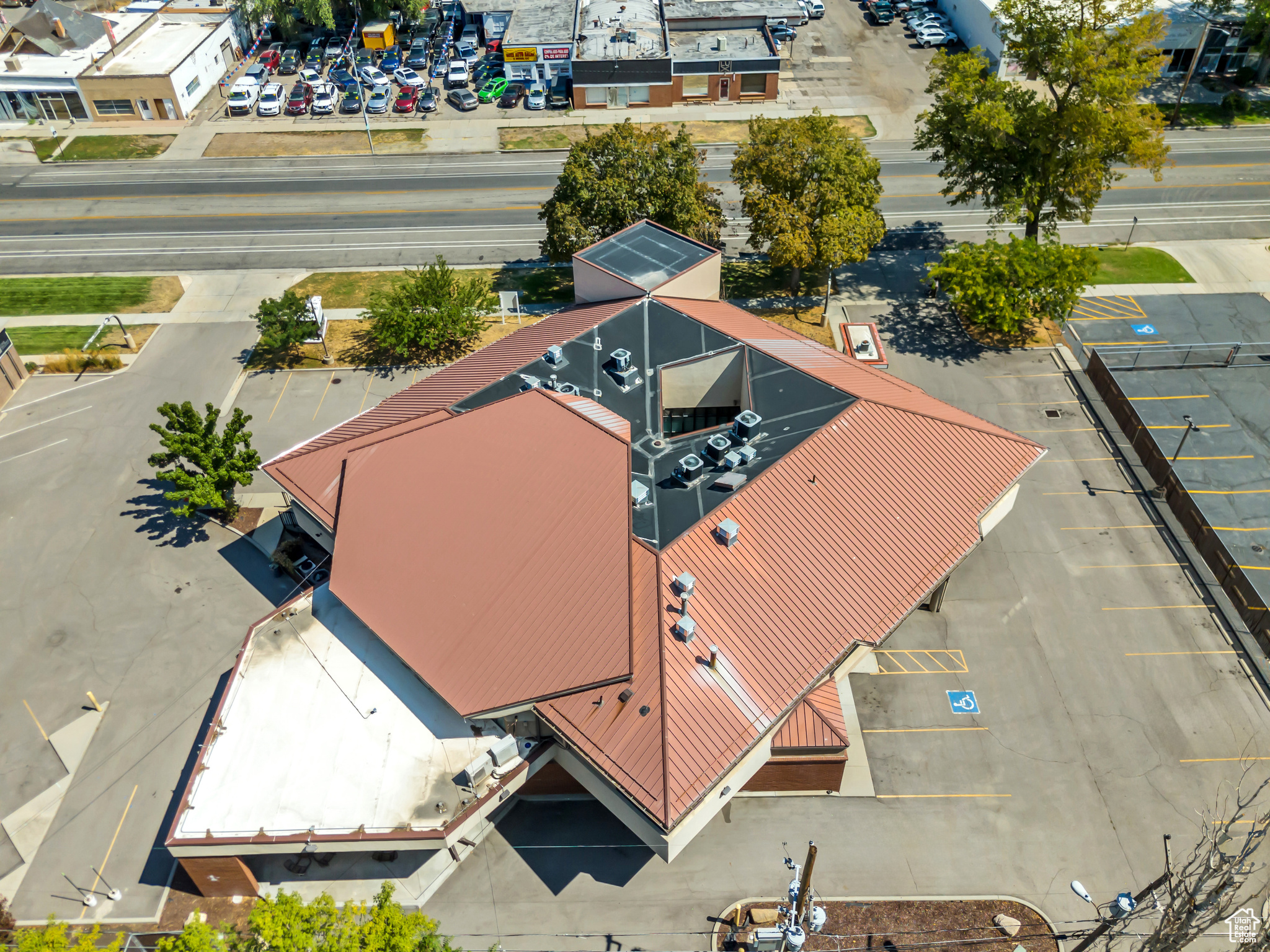 main property photo 9