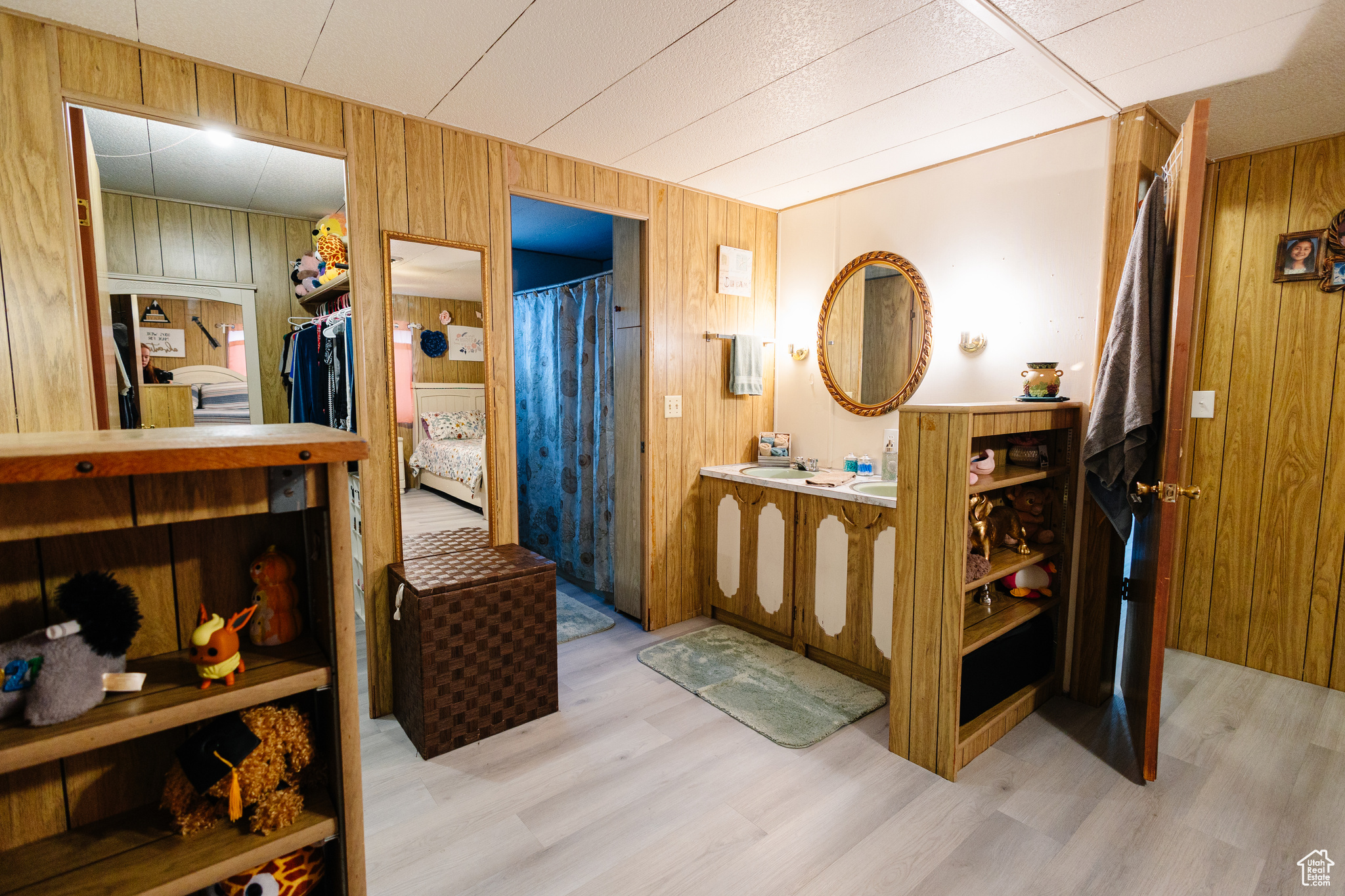 main property photo 20