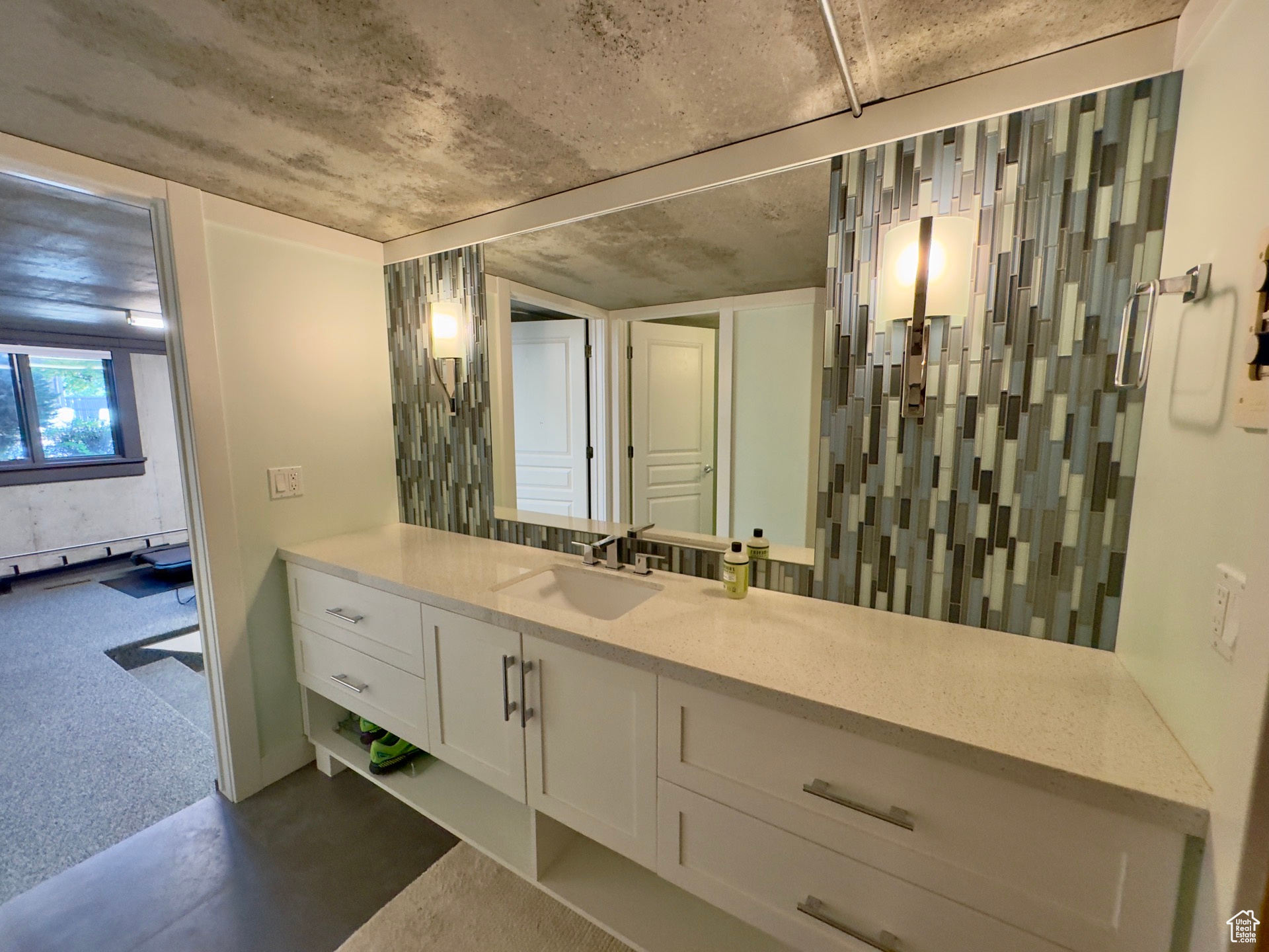 main property photo 74