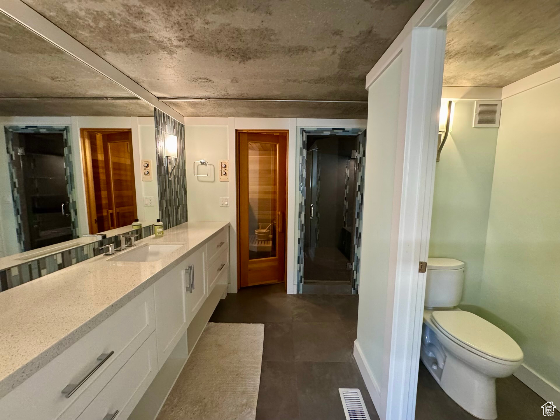 main property photo 76