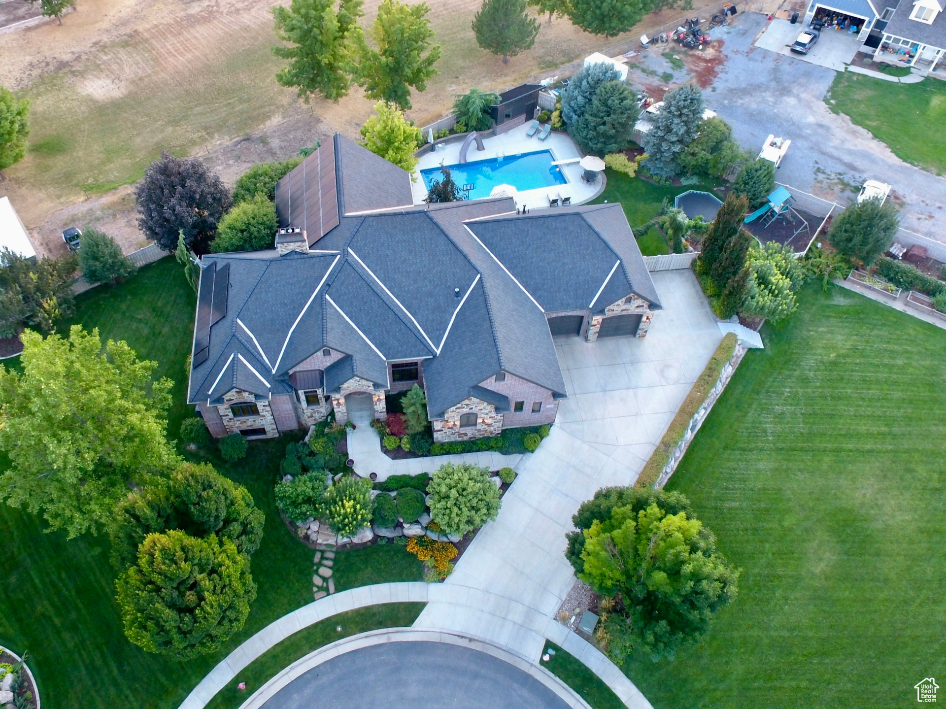 main property photo 99