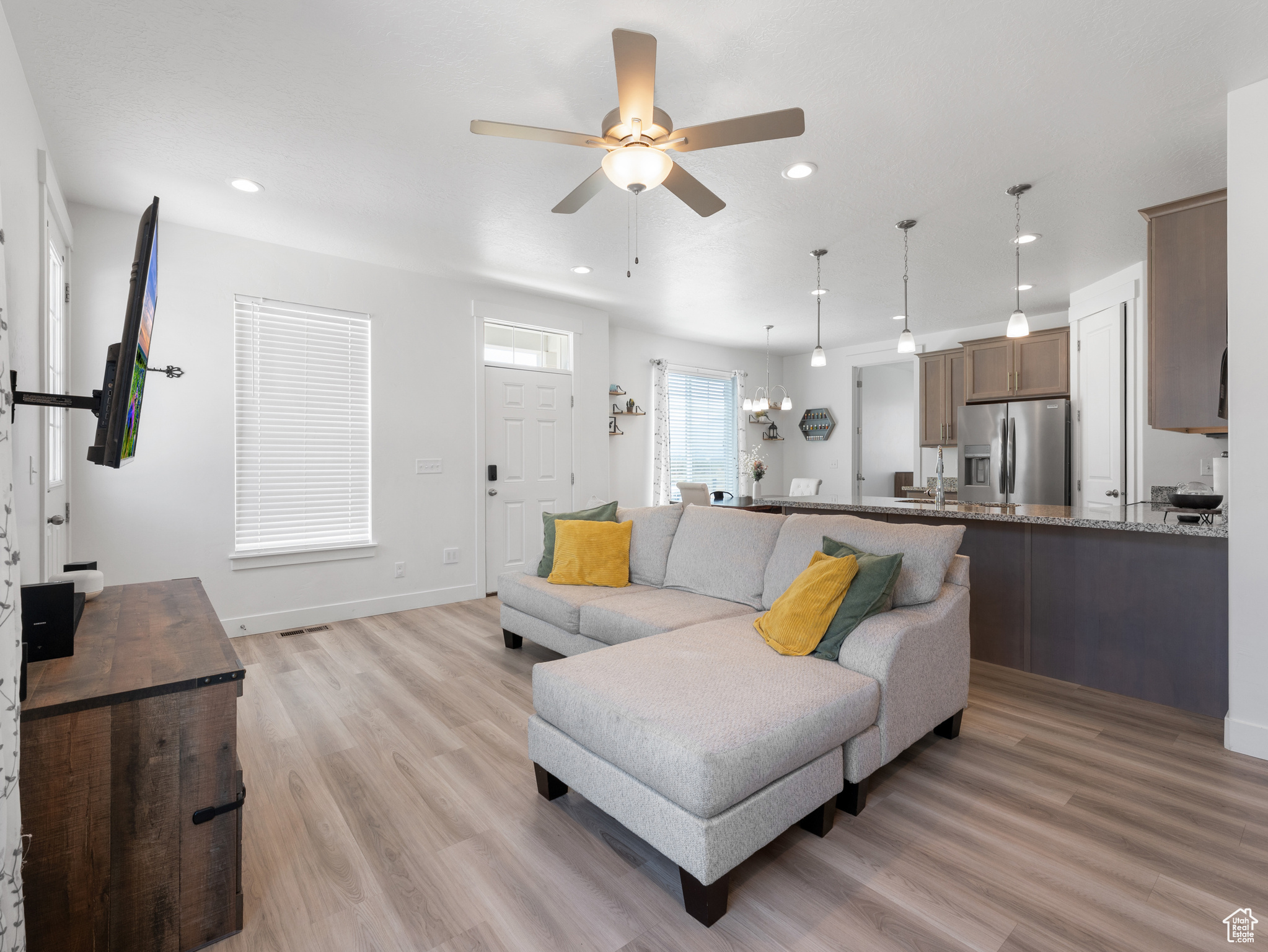 property viewer photo 18