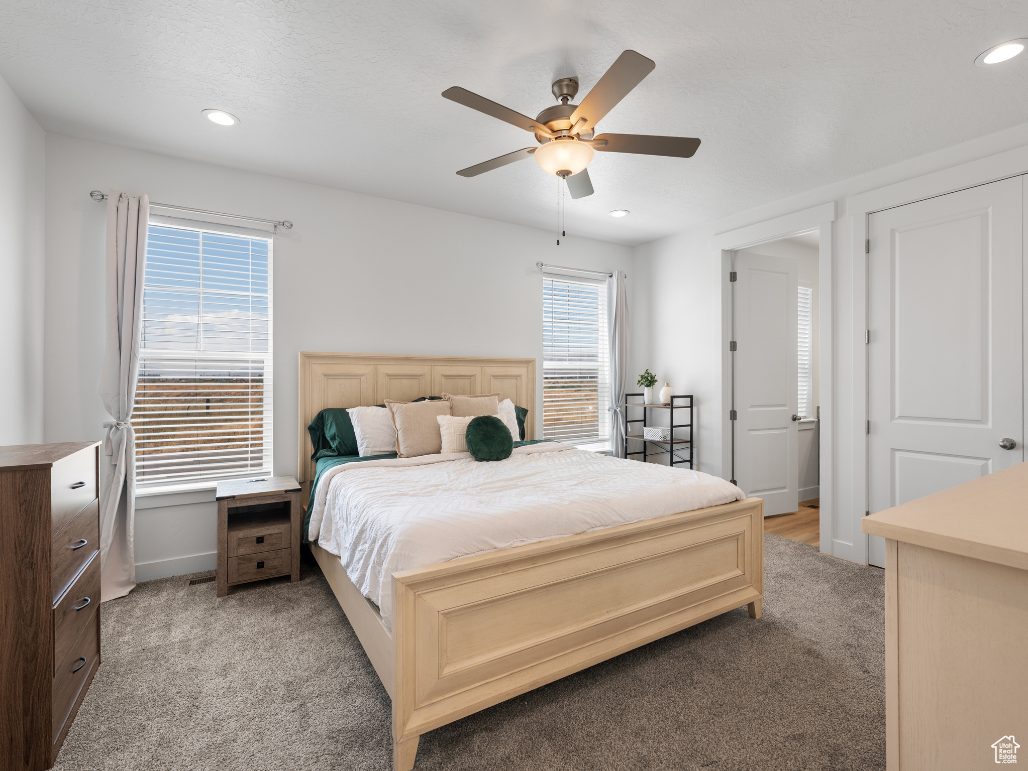 property viewer photo 9
