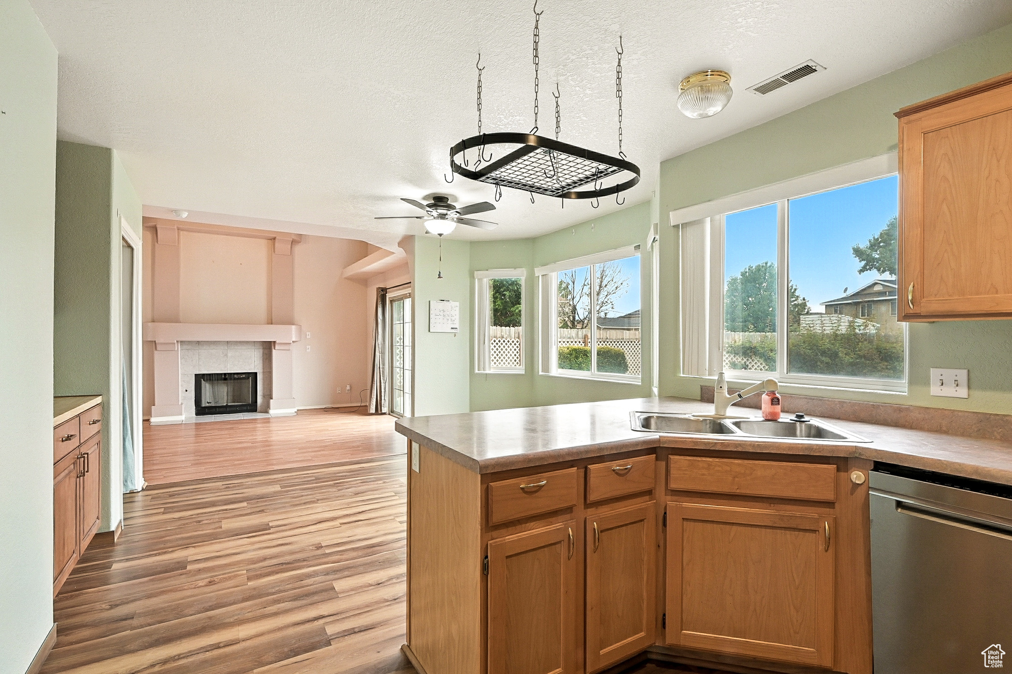 property viewer photo 12