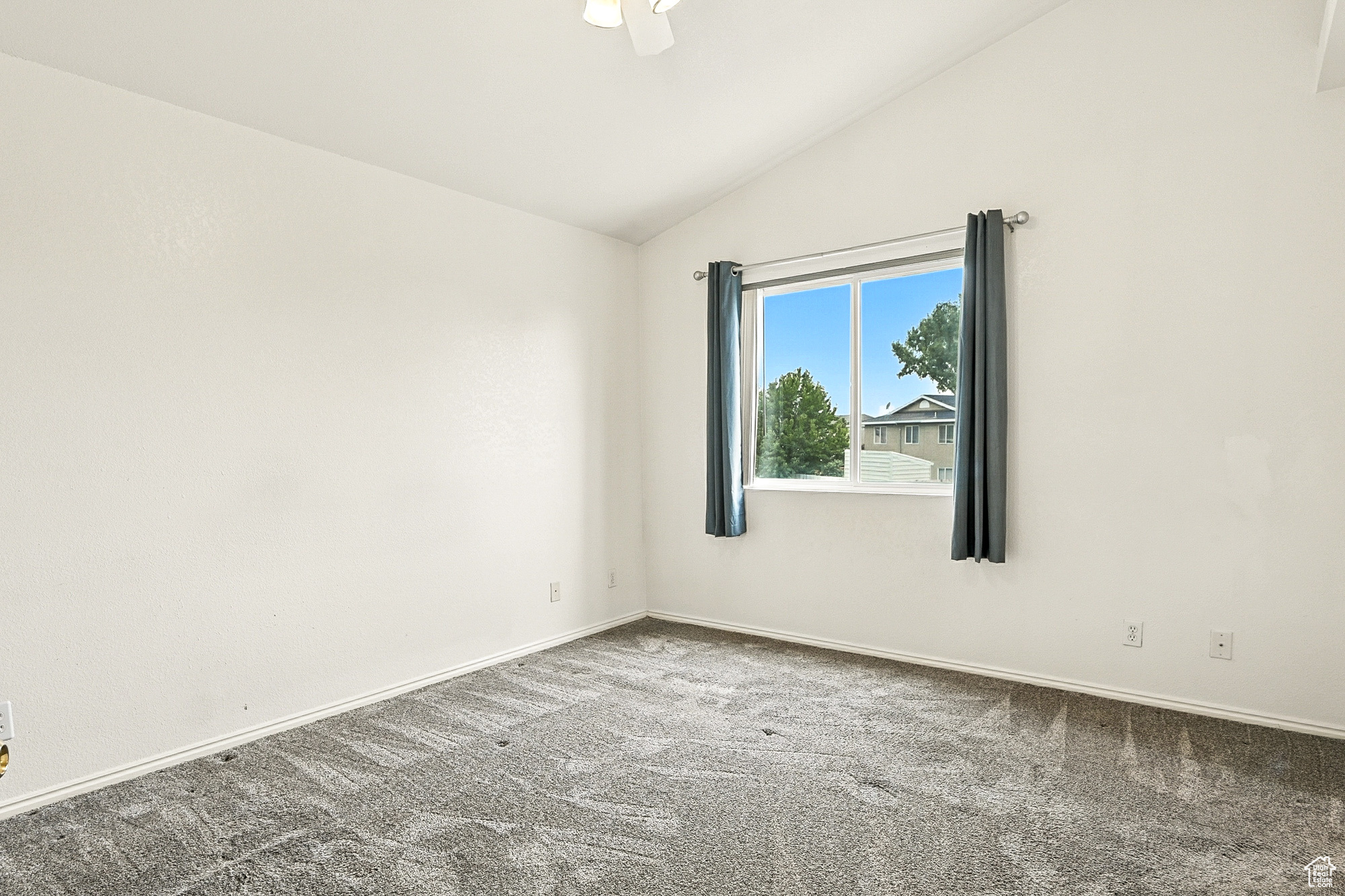 property viewer photo 17