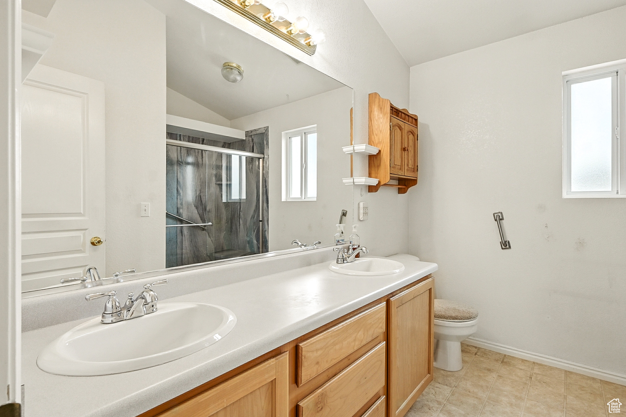 property viewer photo 19