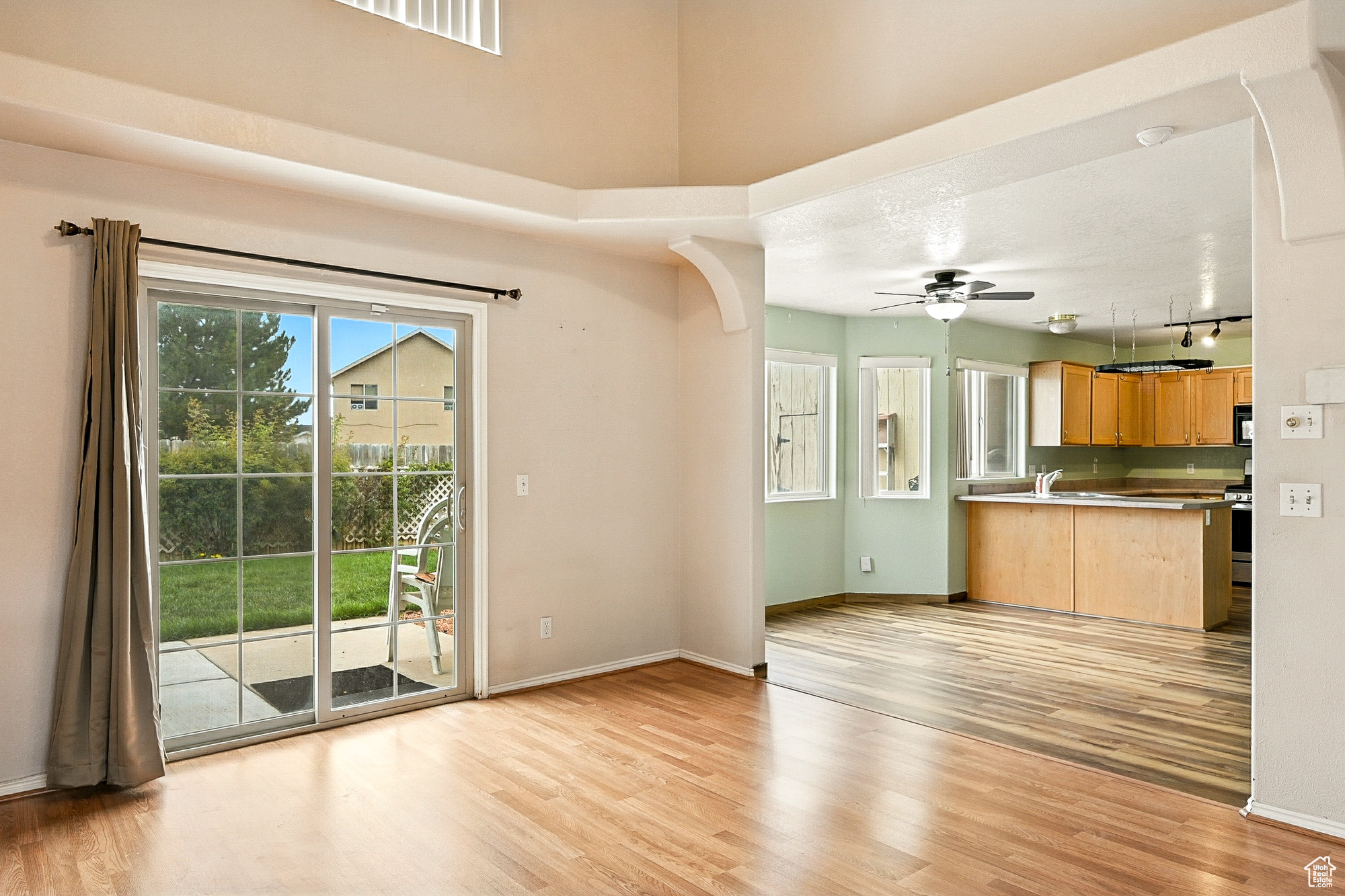 property viewer photo 6