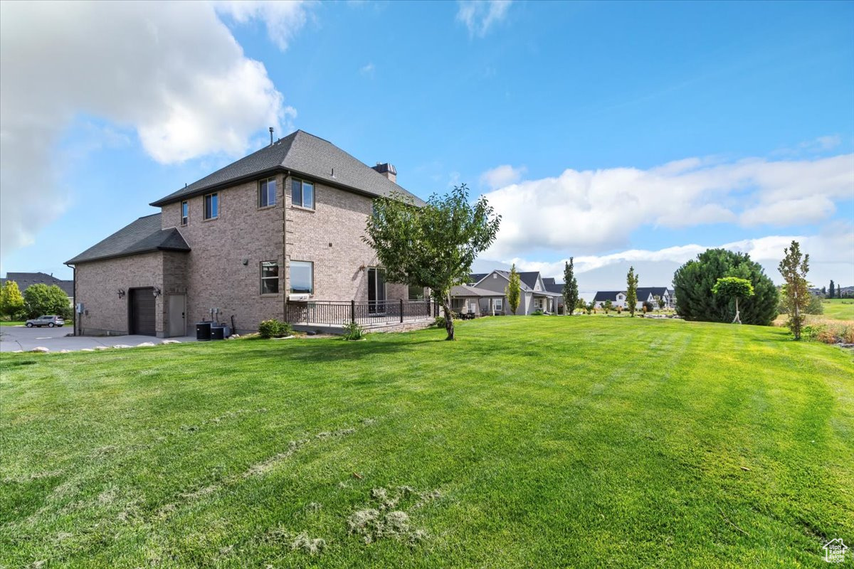 main property photo 40