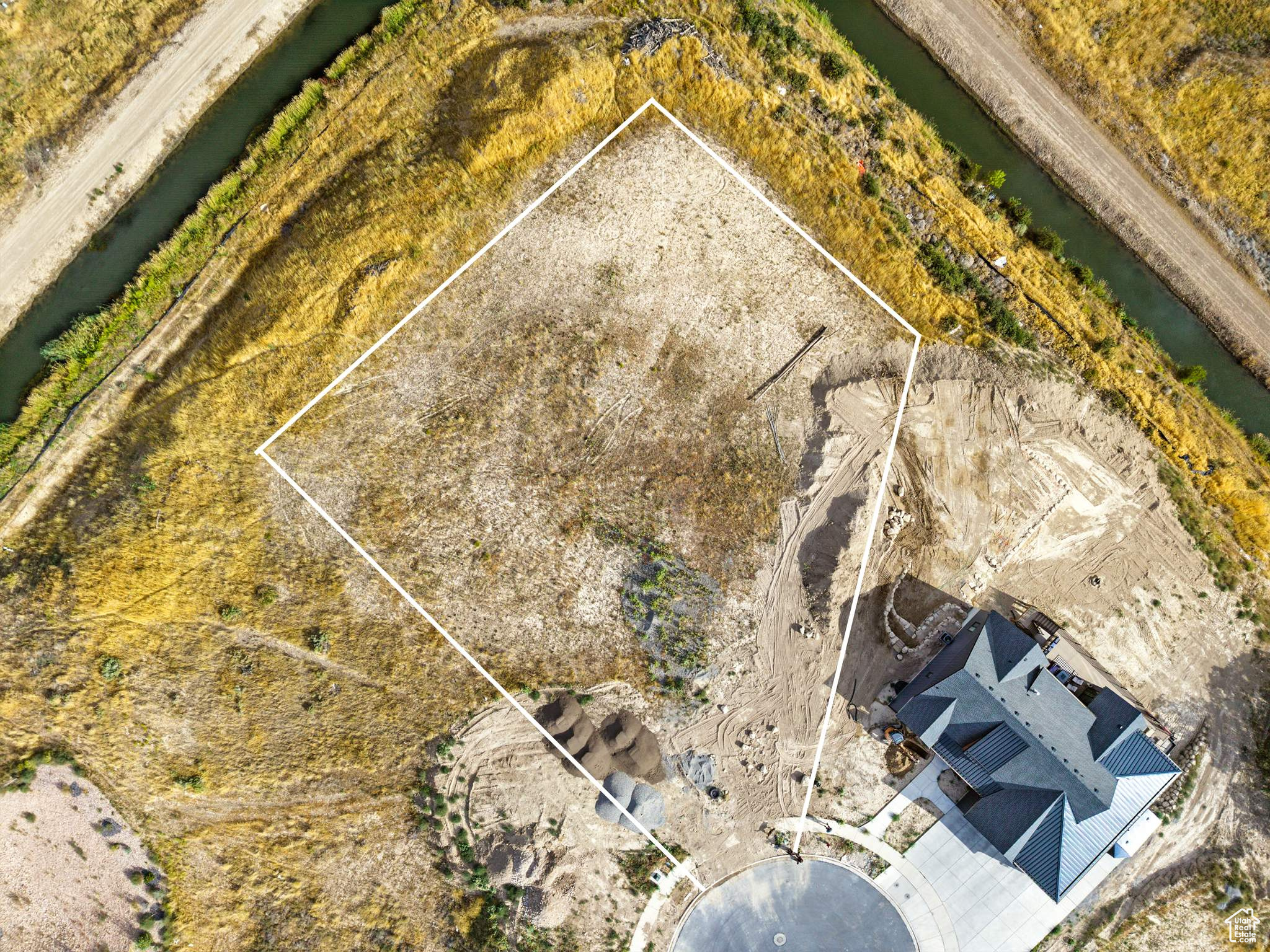 main property photo 8