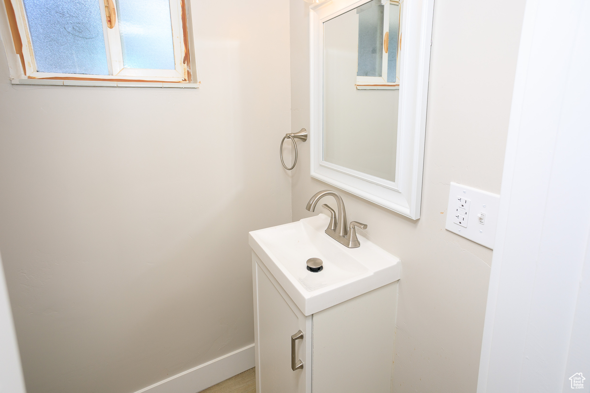 property viewer photo 10