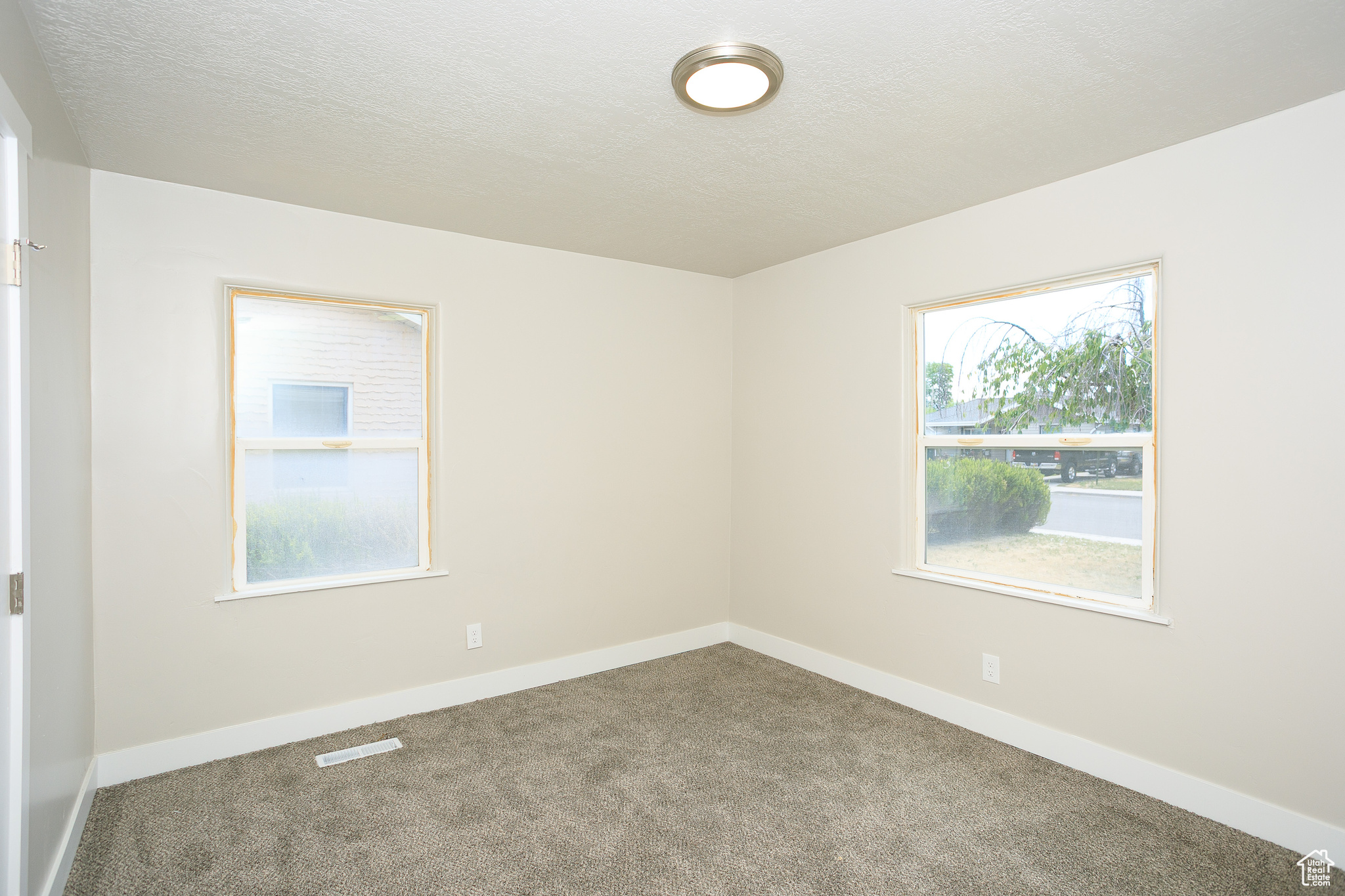 property viewer photo 9