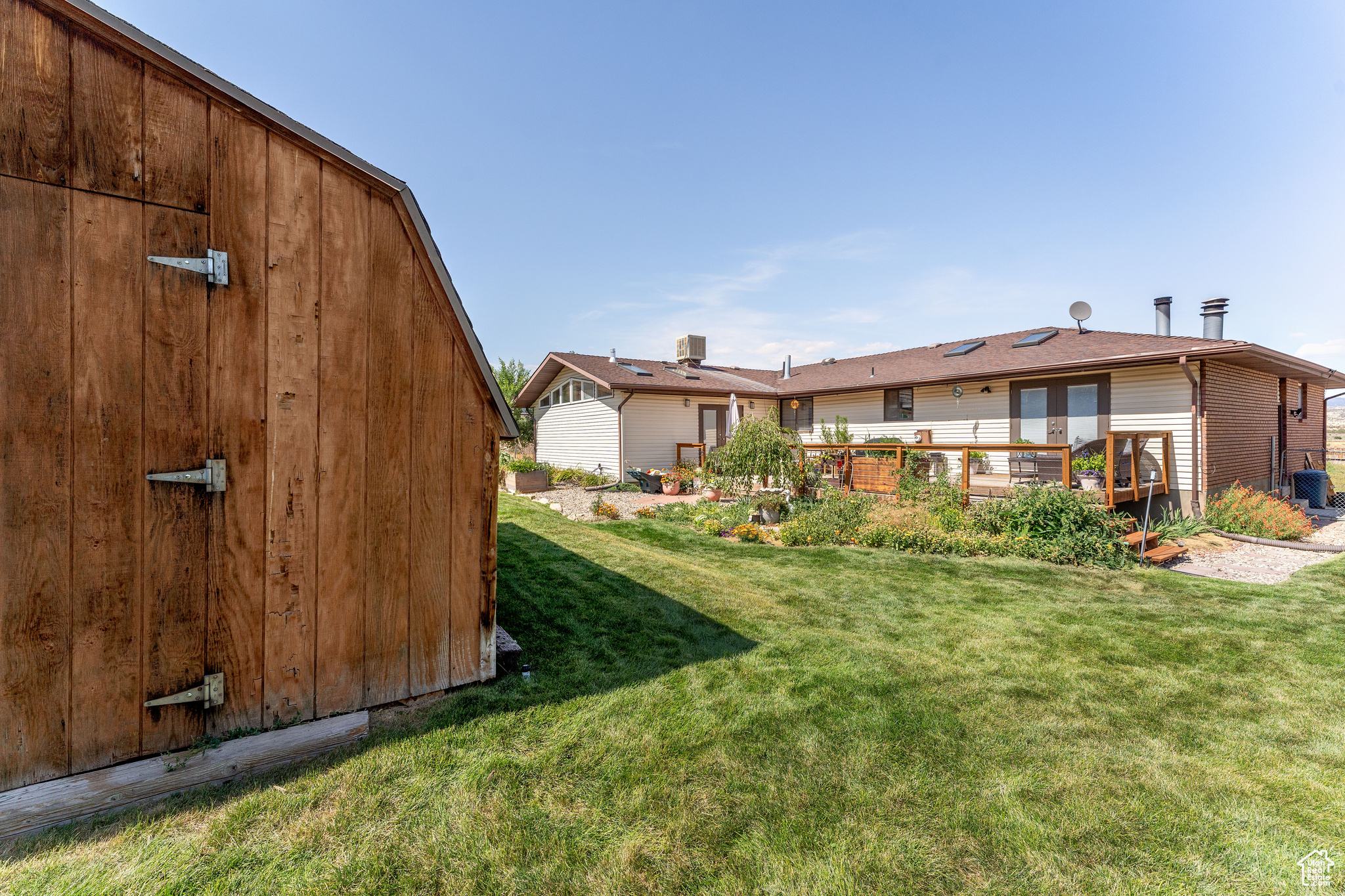 main property photo 36