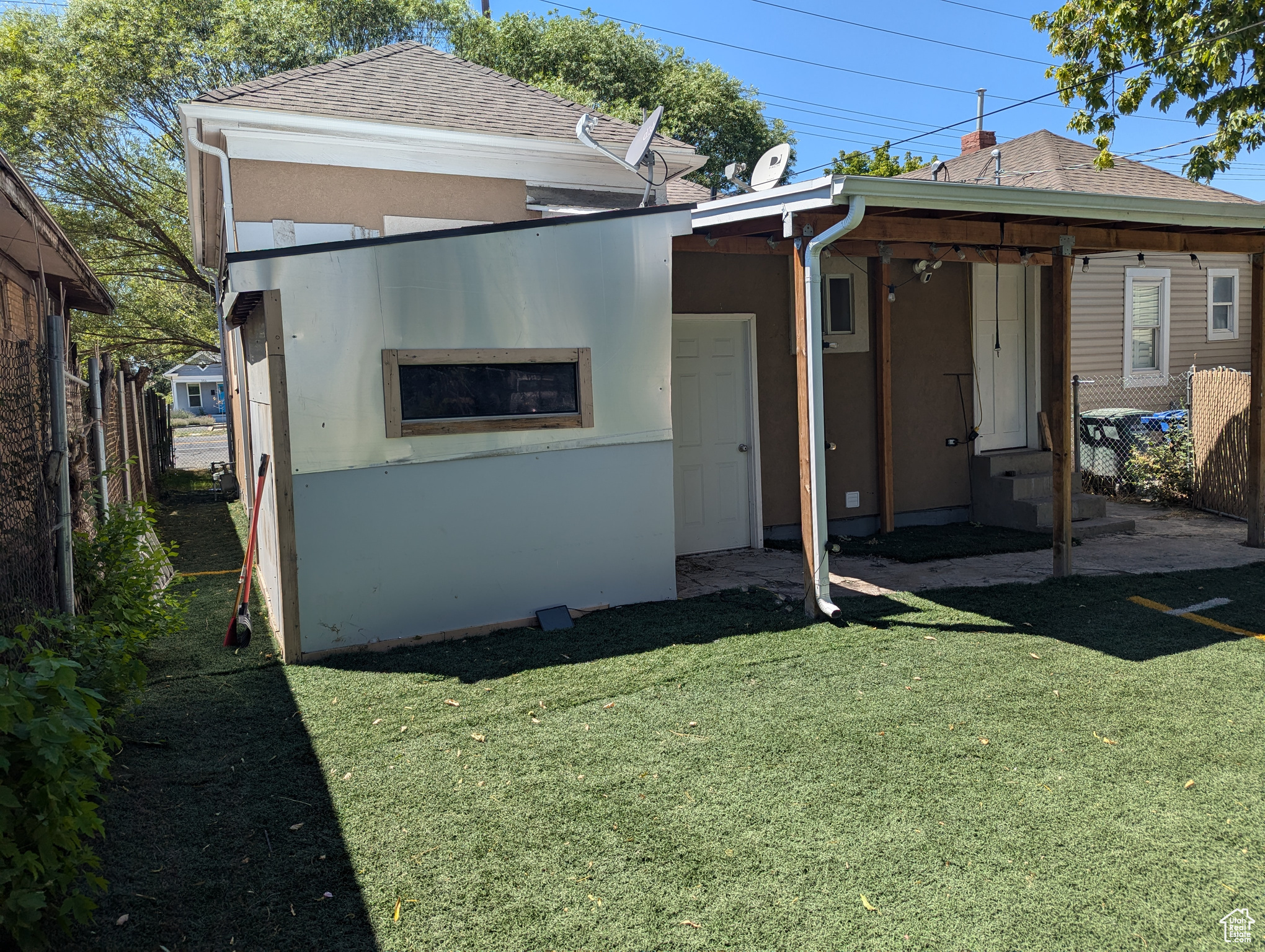 main property photo 16