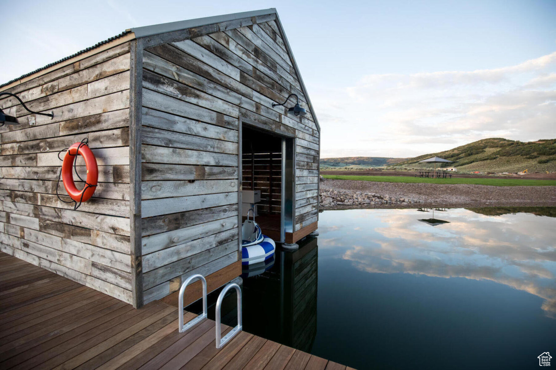 main property photo 50