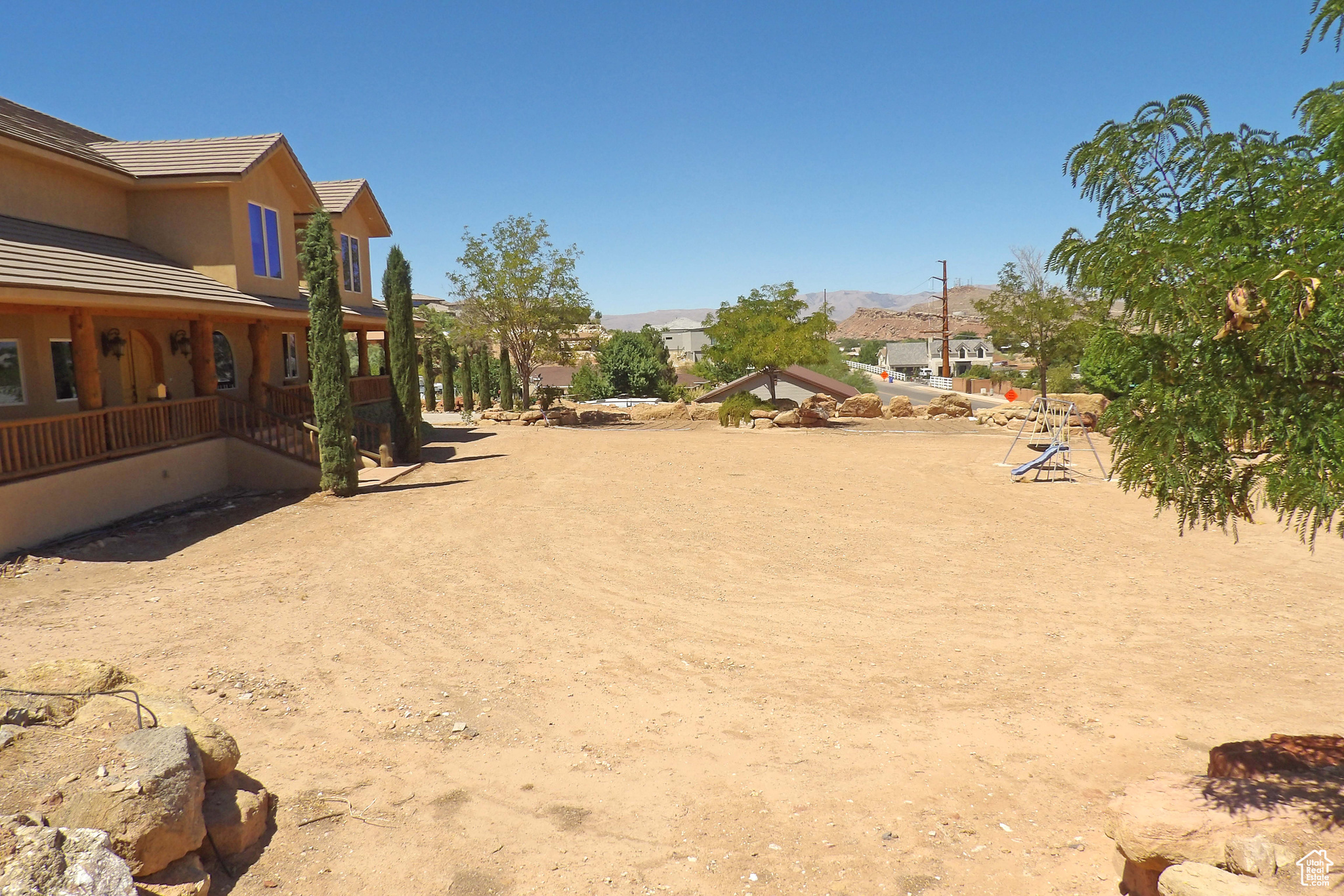 main property photo 10