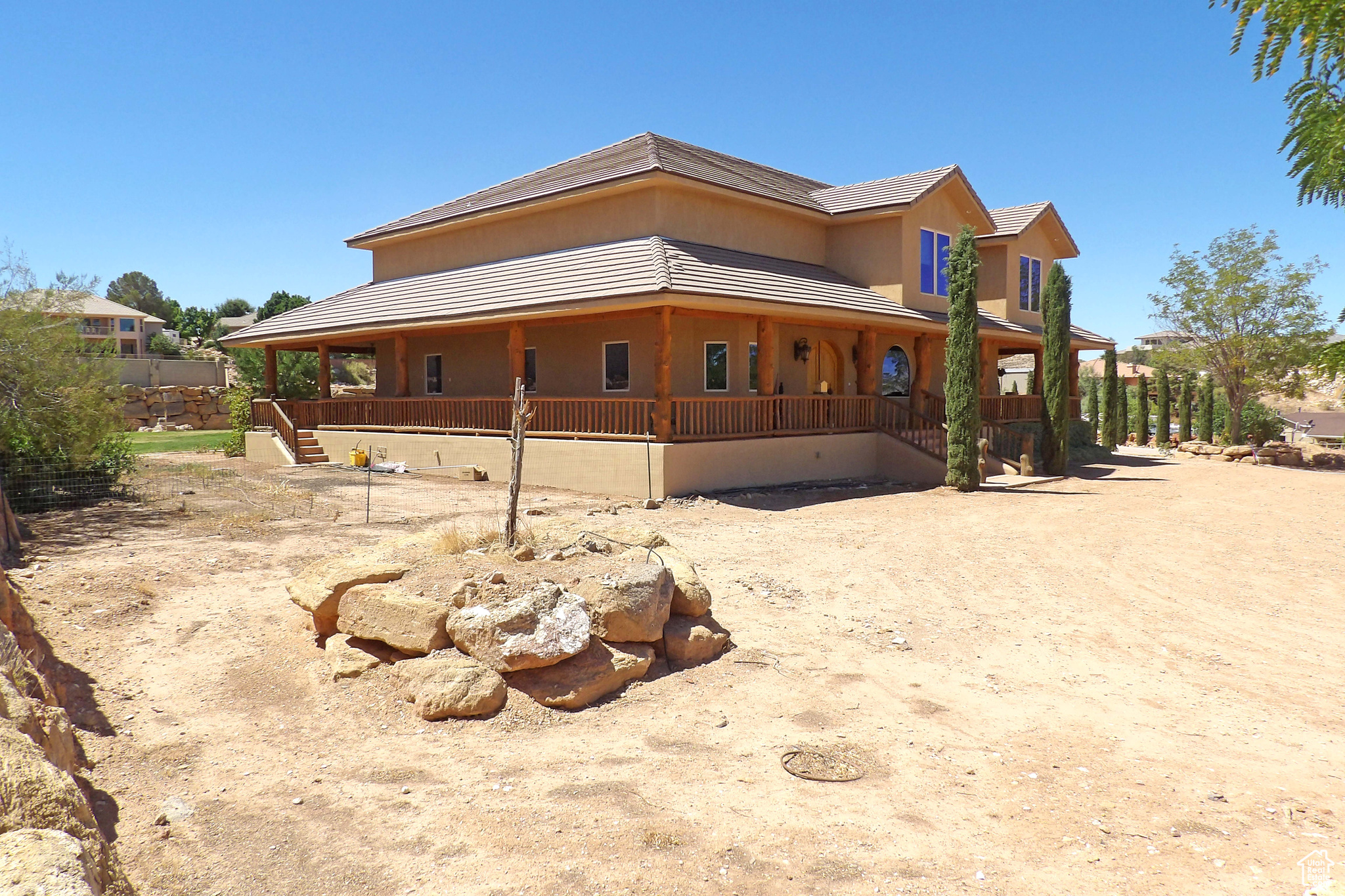 main property photo 12