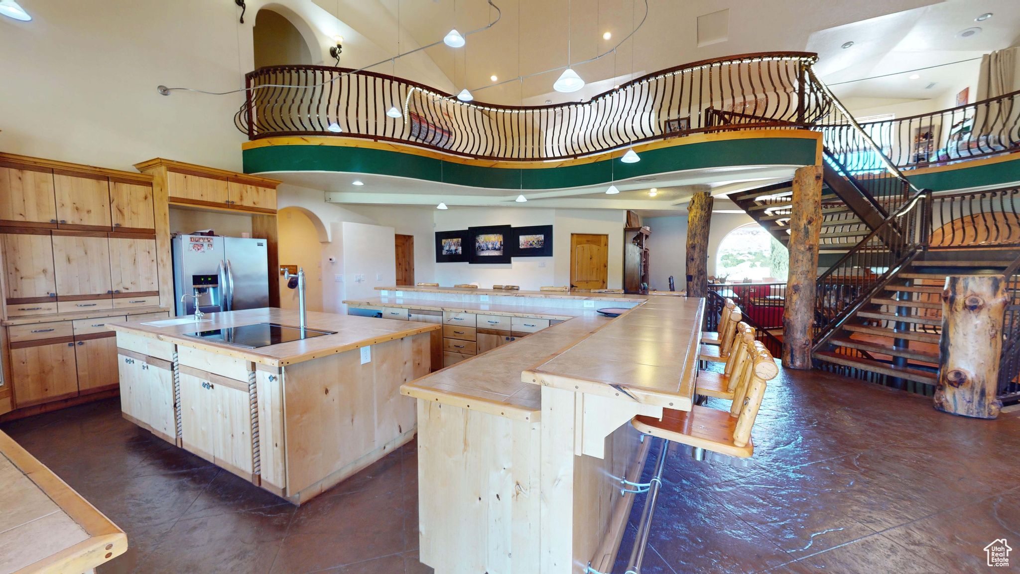 main property photo 25