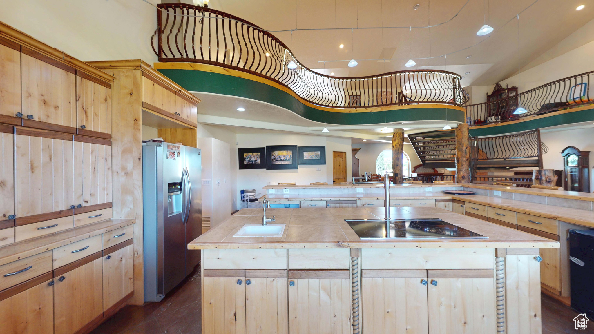 main property photo 40