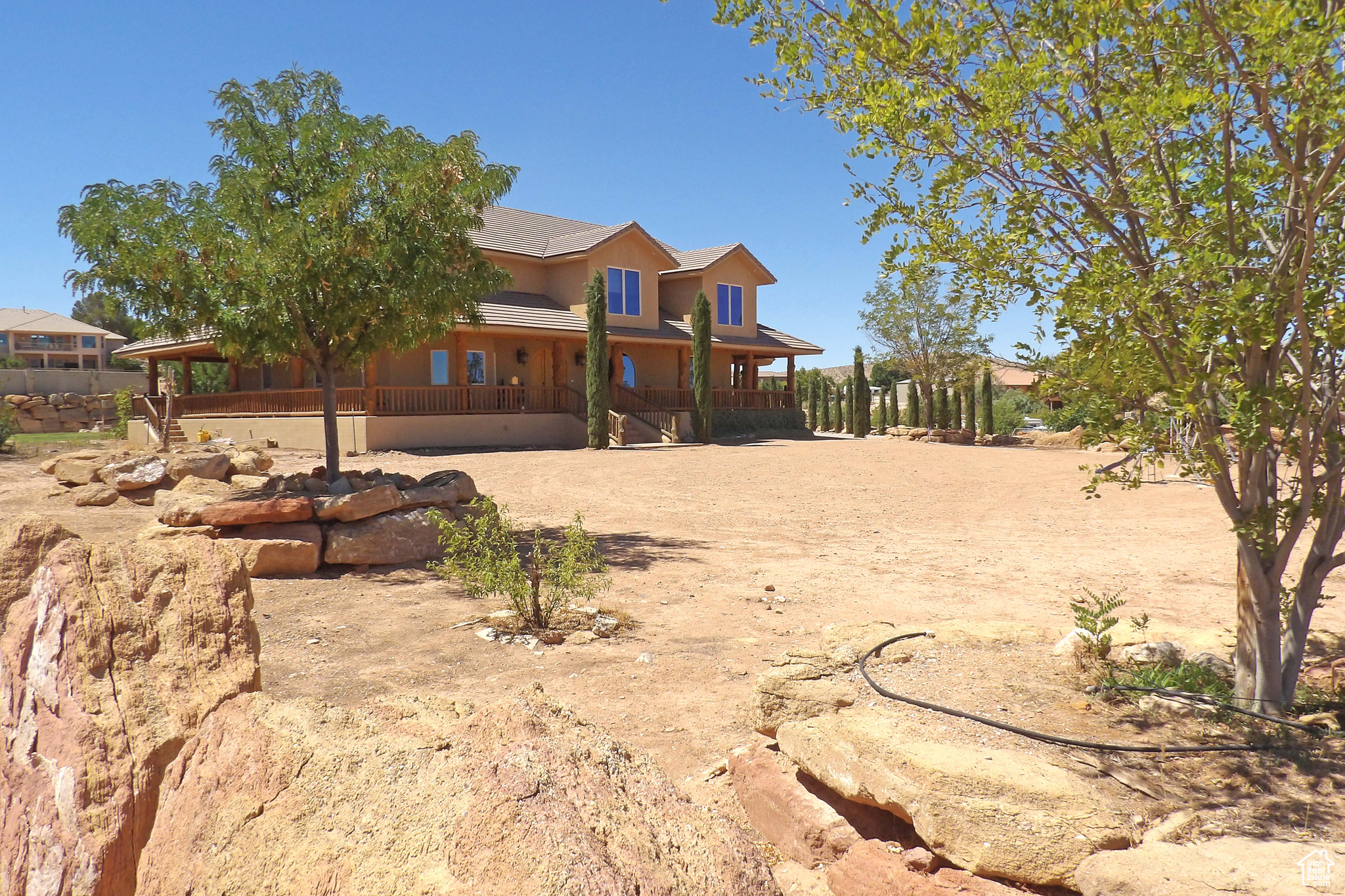 main property photo 6