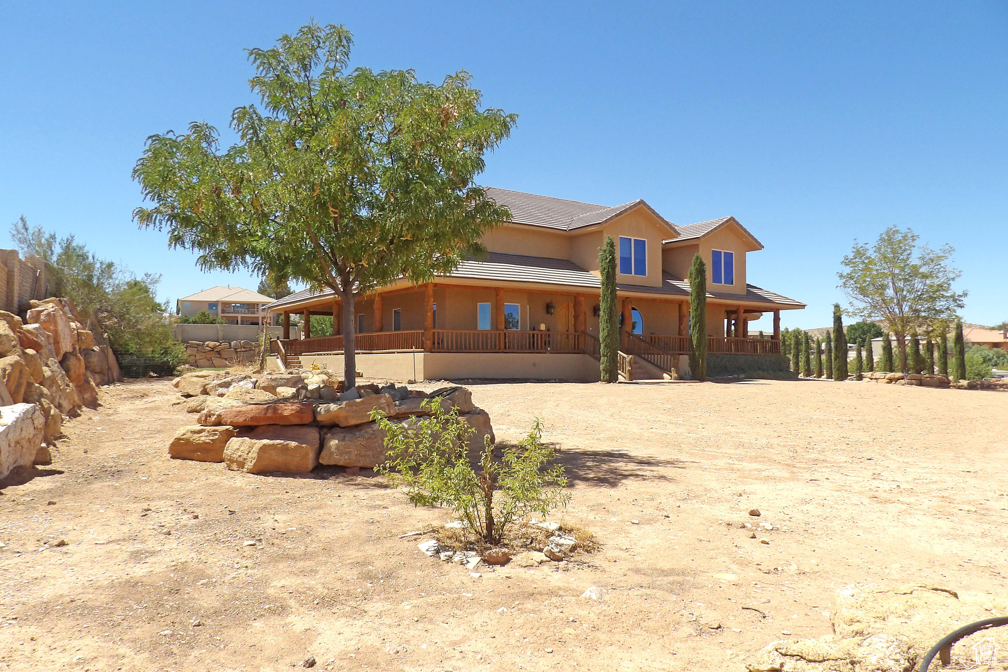 main property photo 8