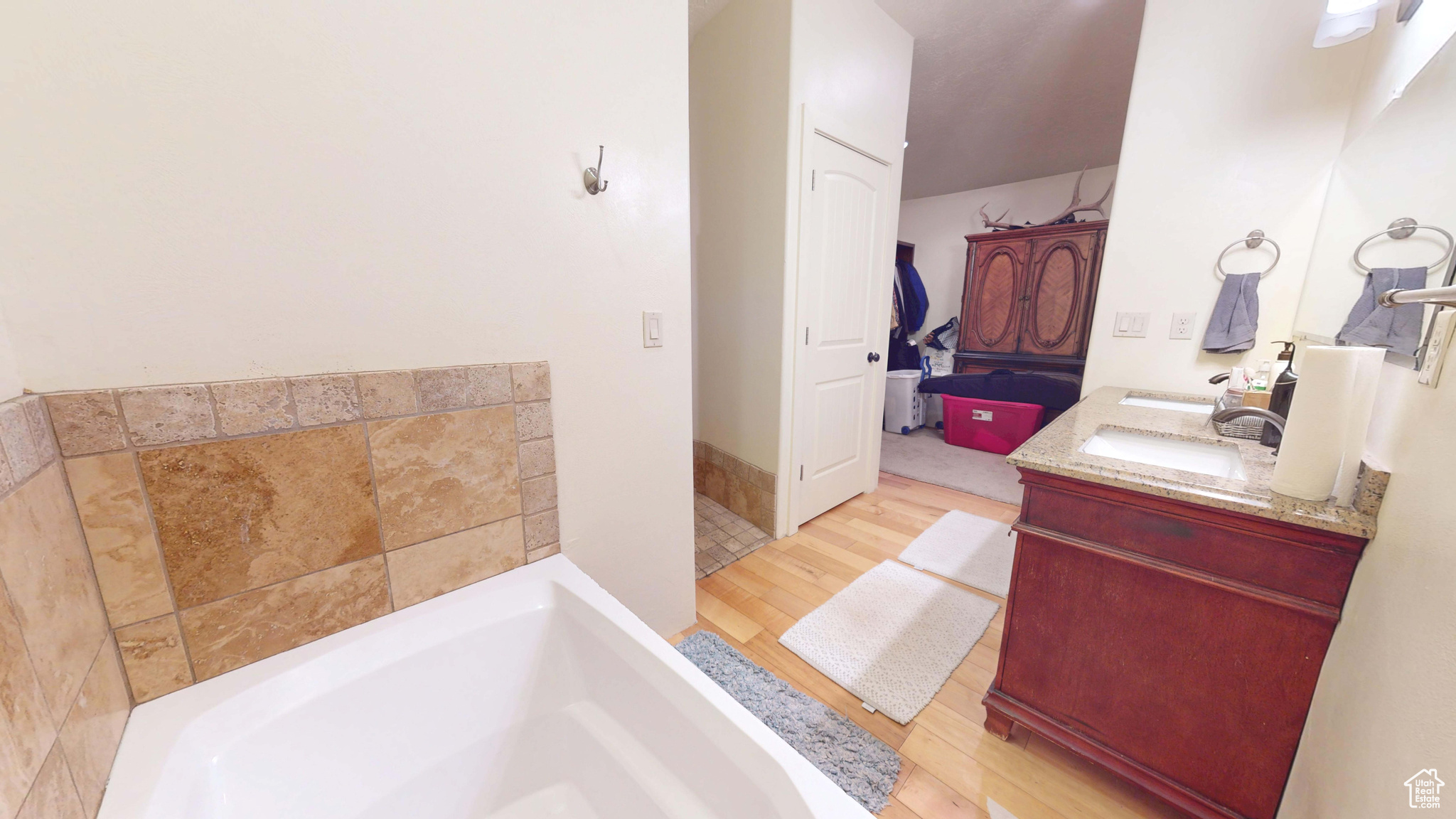 main property photo 85