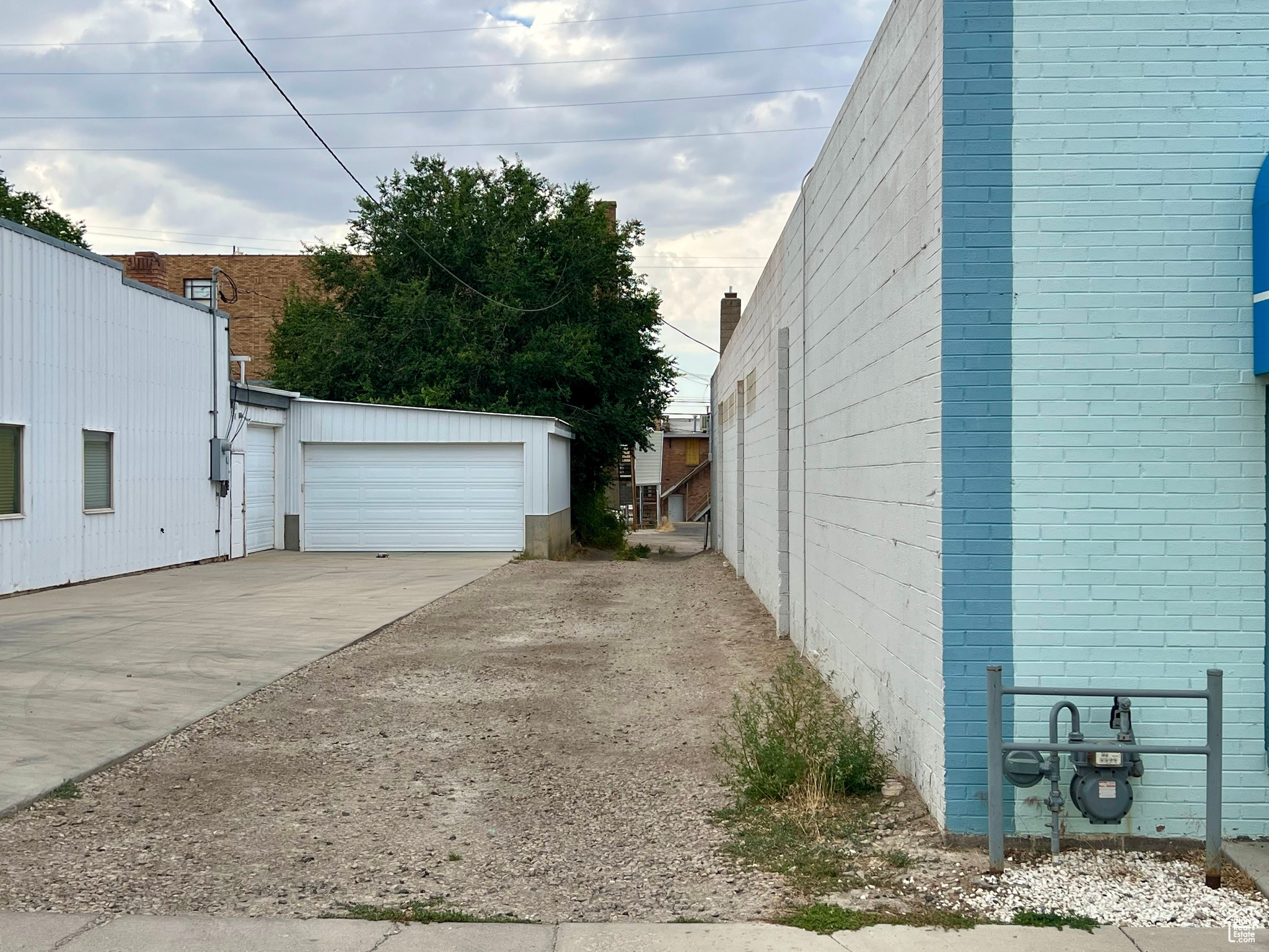 main property photo 28