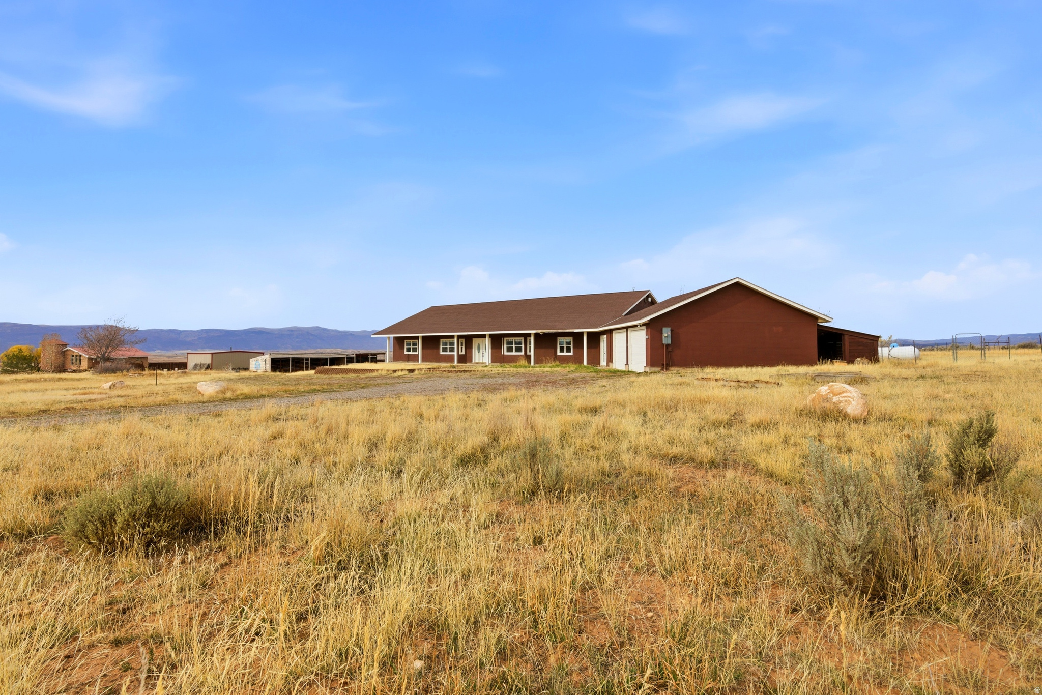 main property photo 23