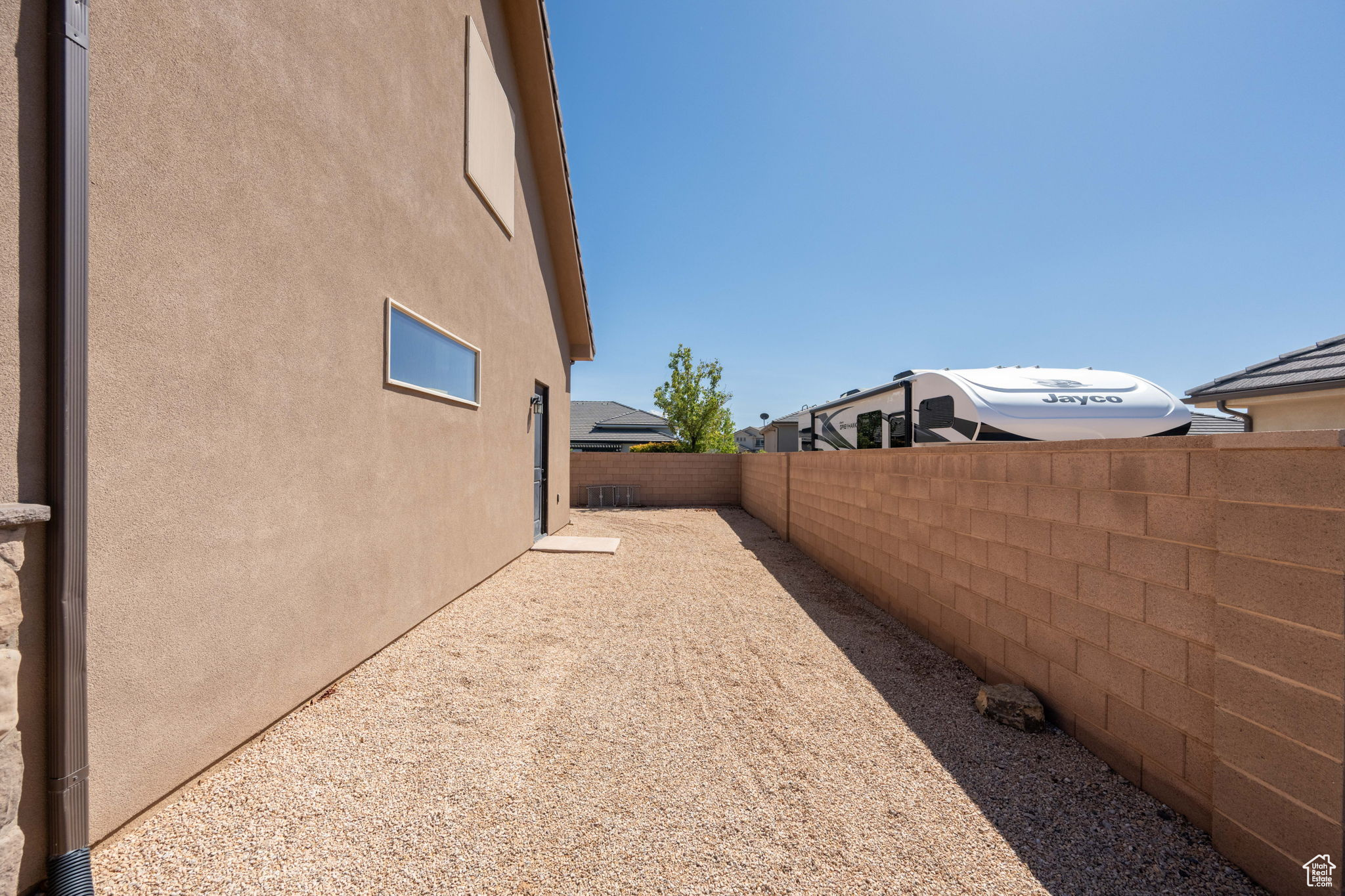 main property photo 39