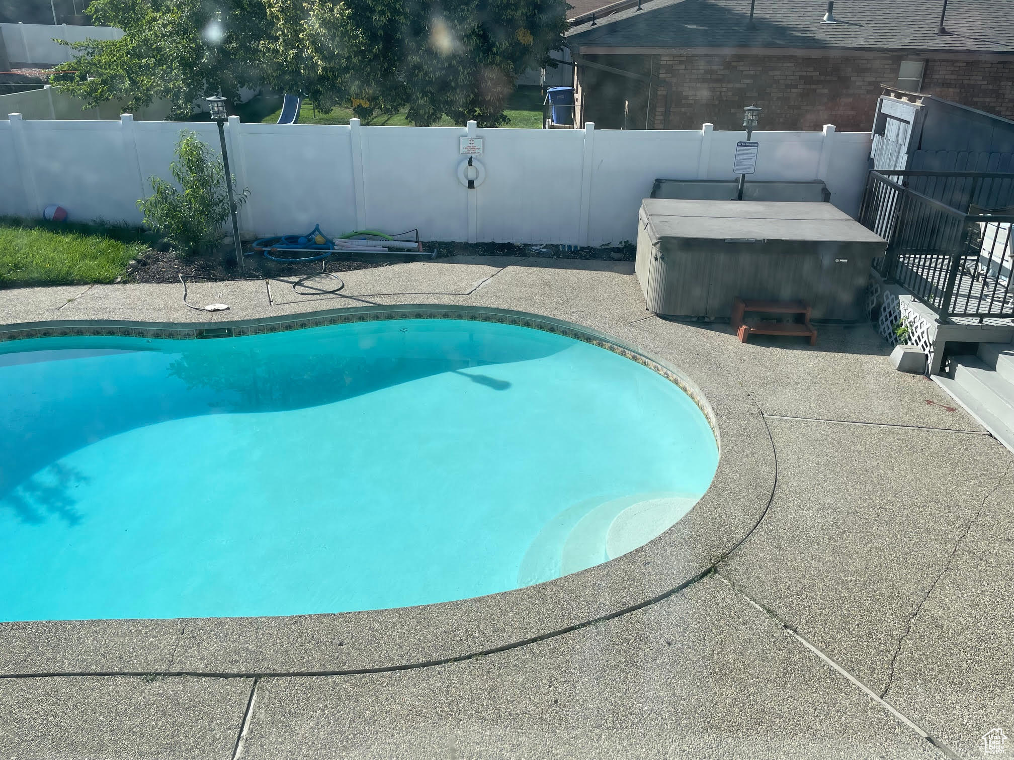 main property photo 33