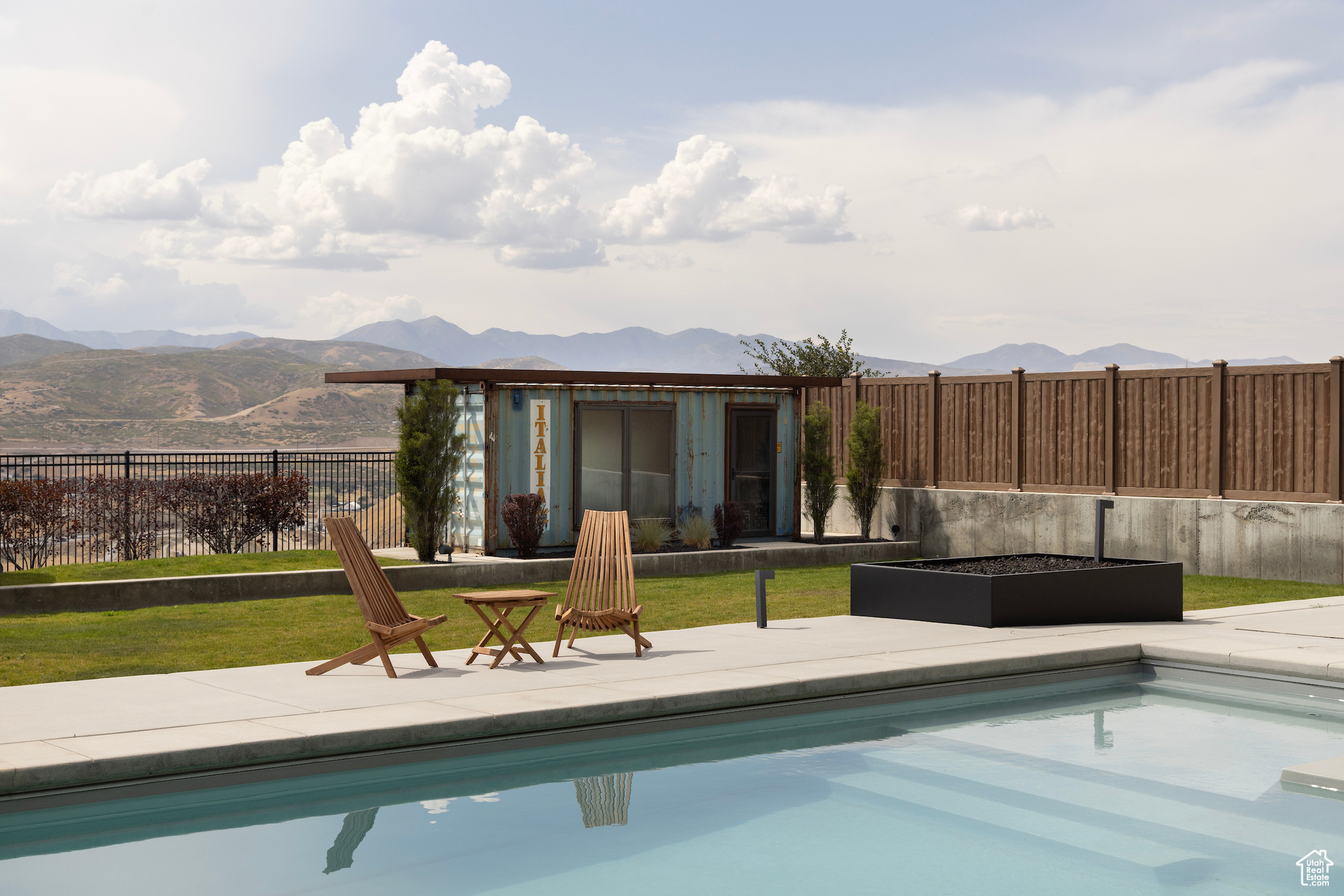 main property photo 31