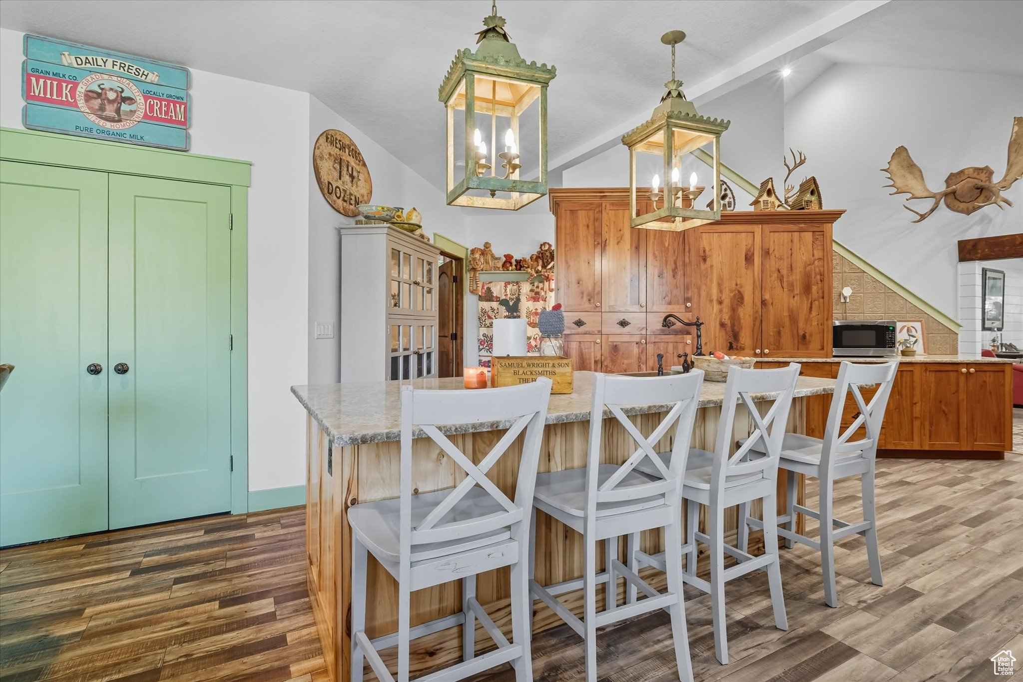 main property photo 12