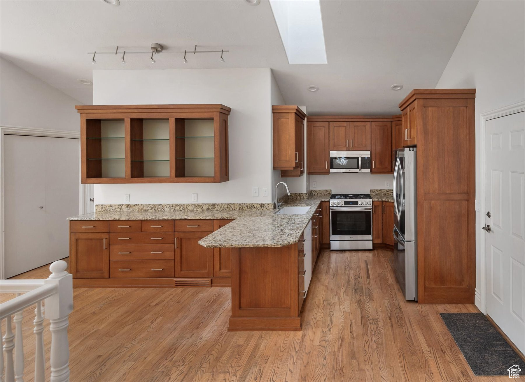 main property photo 20