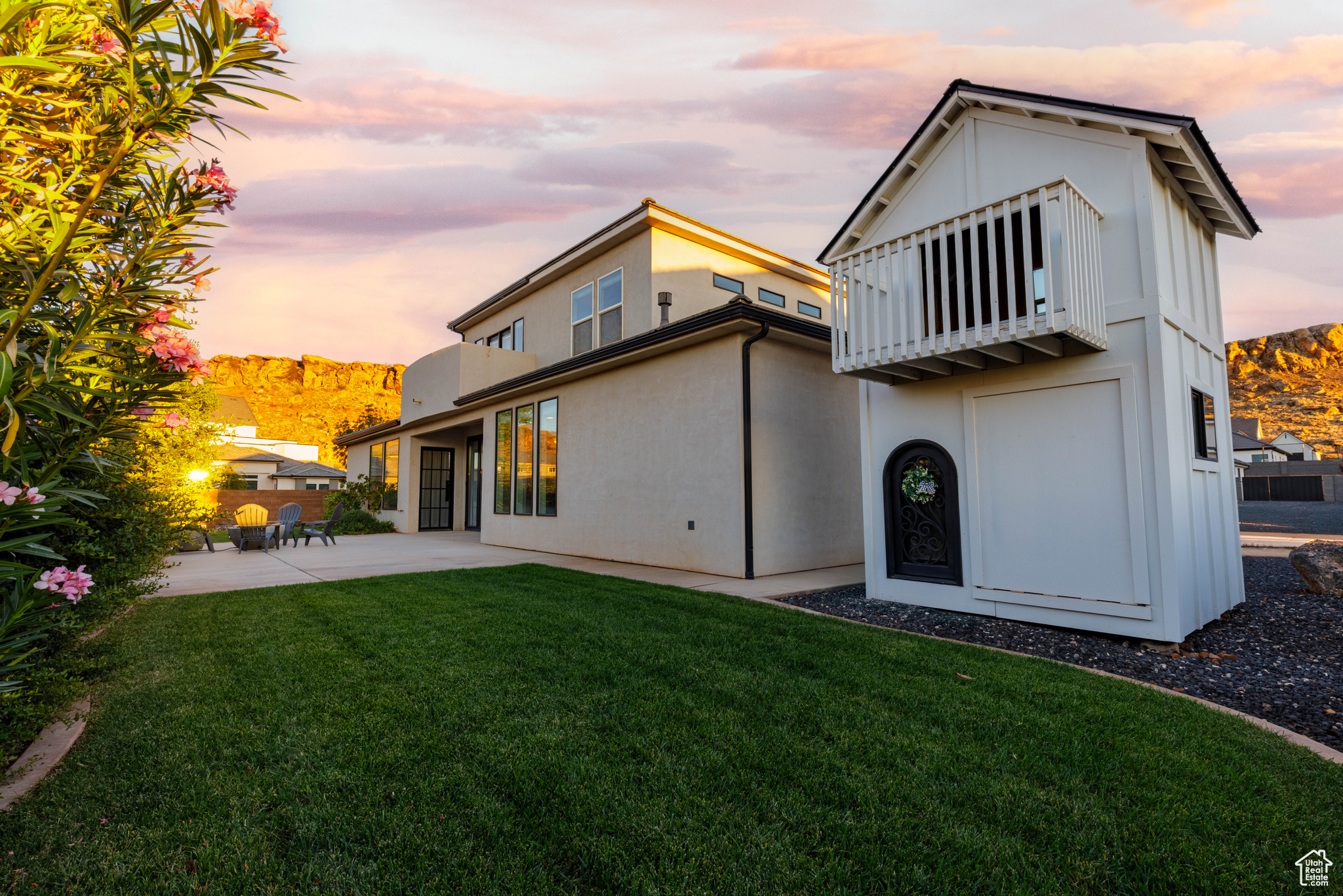 main property photo 40