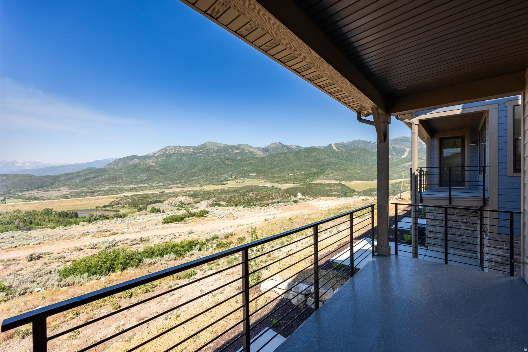 main property photo 9