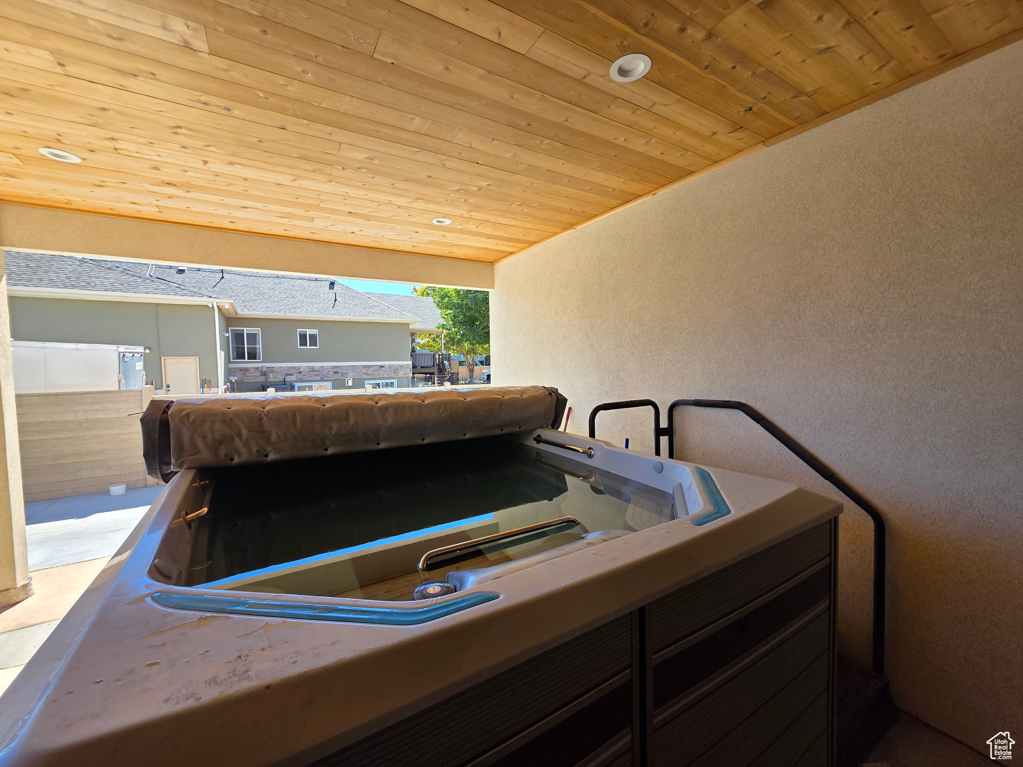 main property photo 38