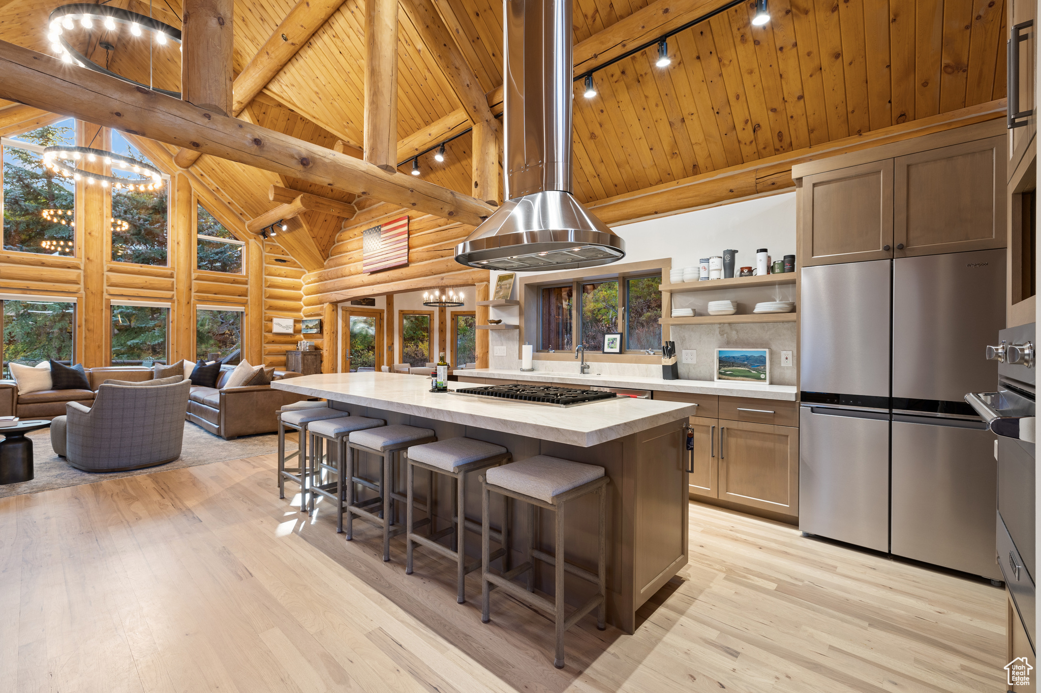 main property photo 7