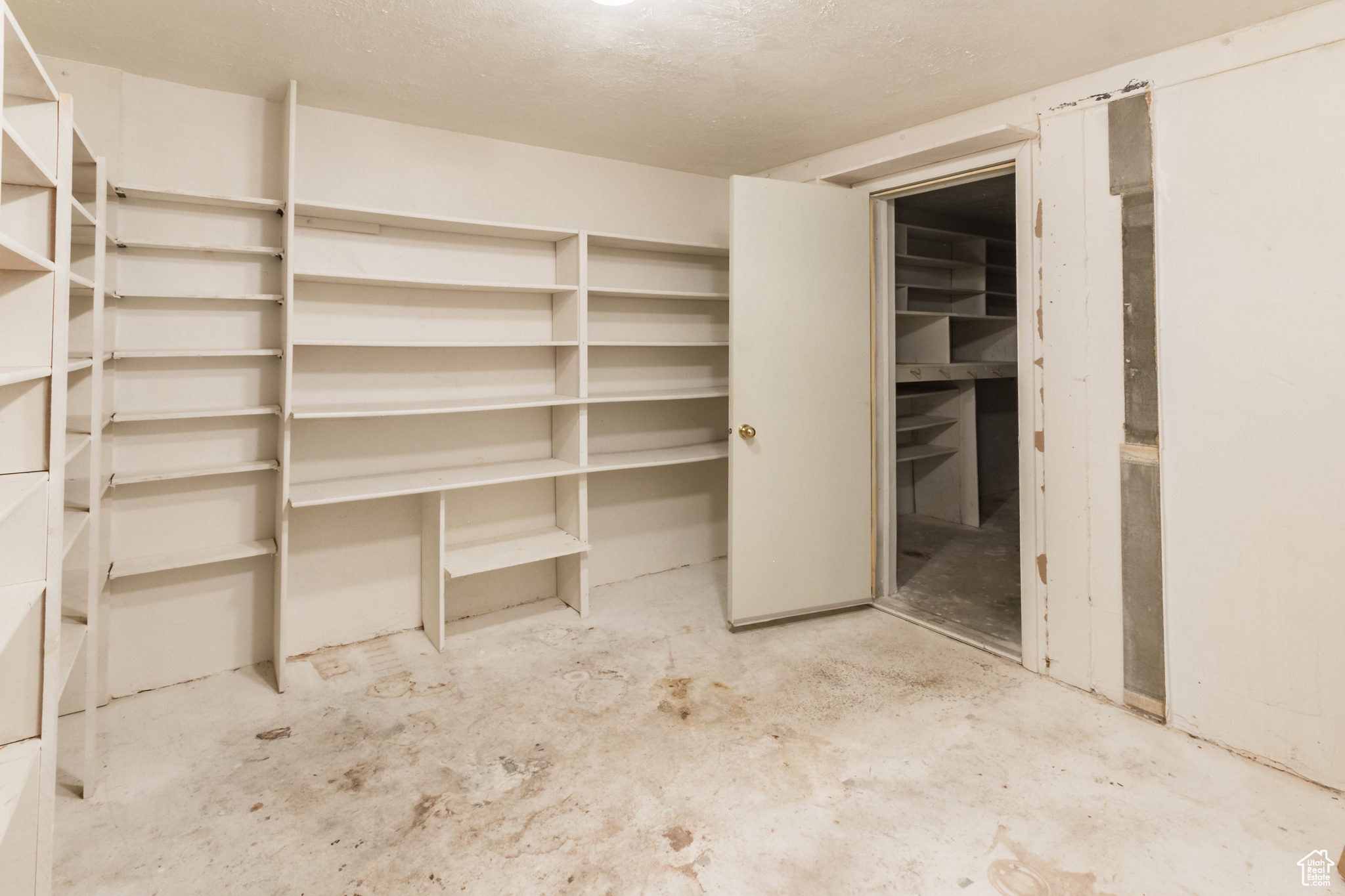 main property photo 51